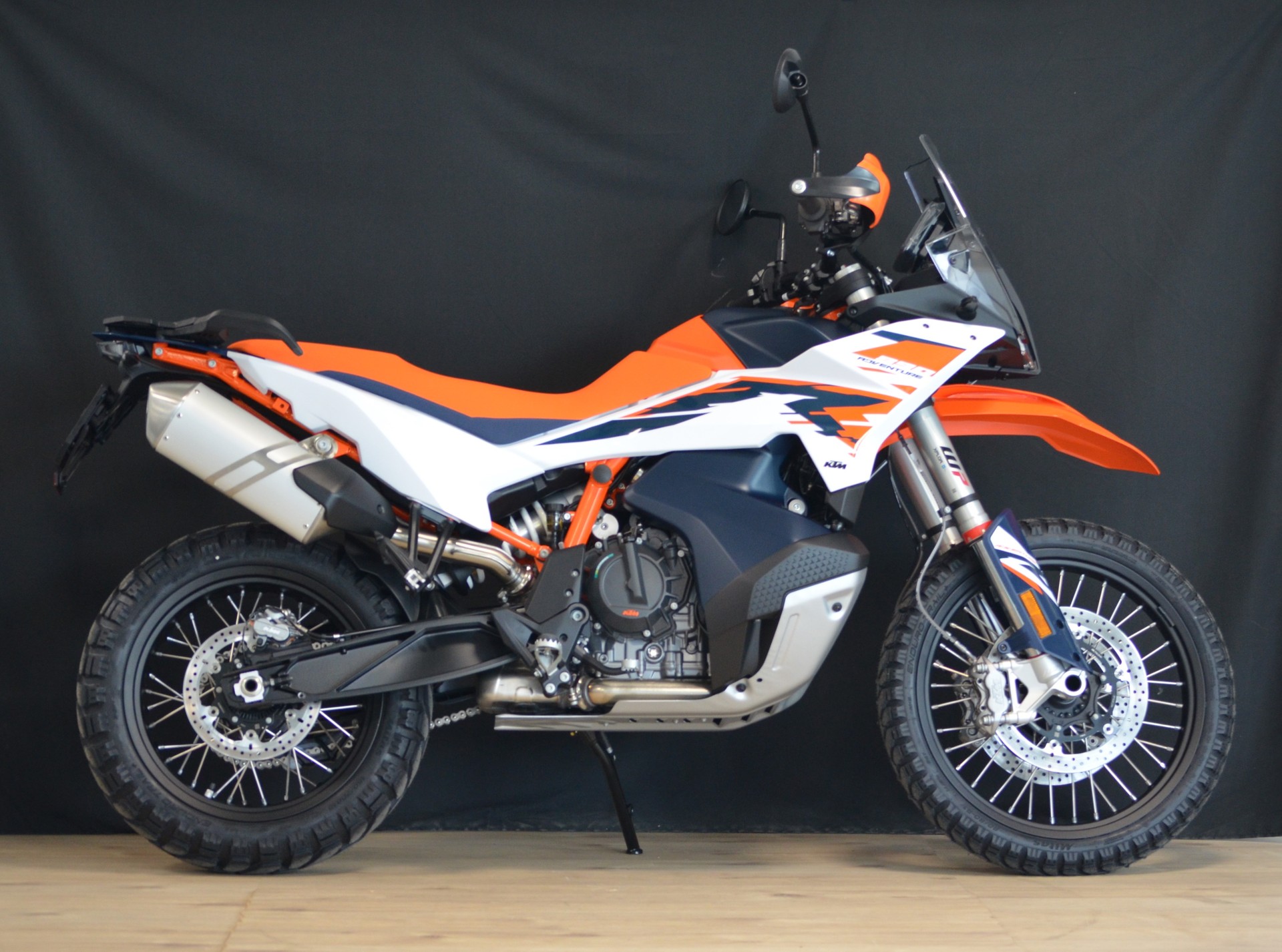 KTM 890 Adventure R 2025-showroom-element-2