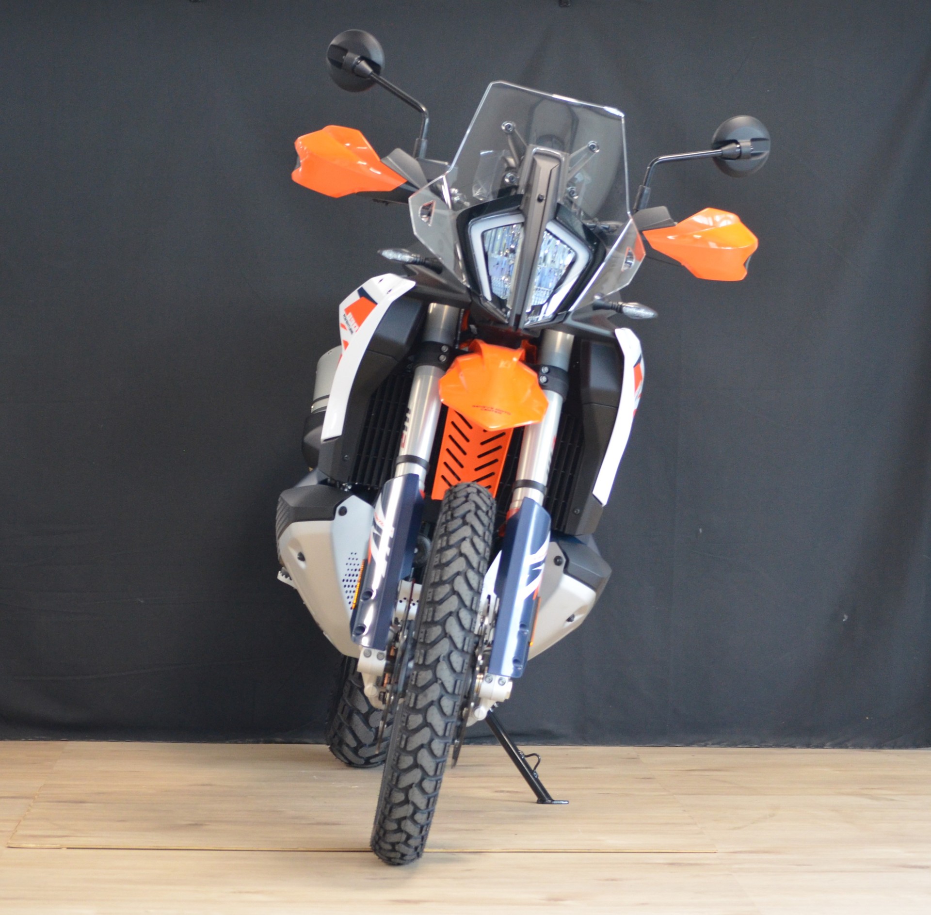 KTM 890 Adventure R 2025-showroom-element-3
