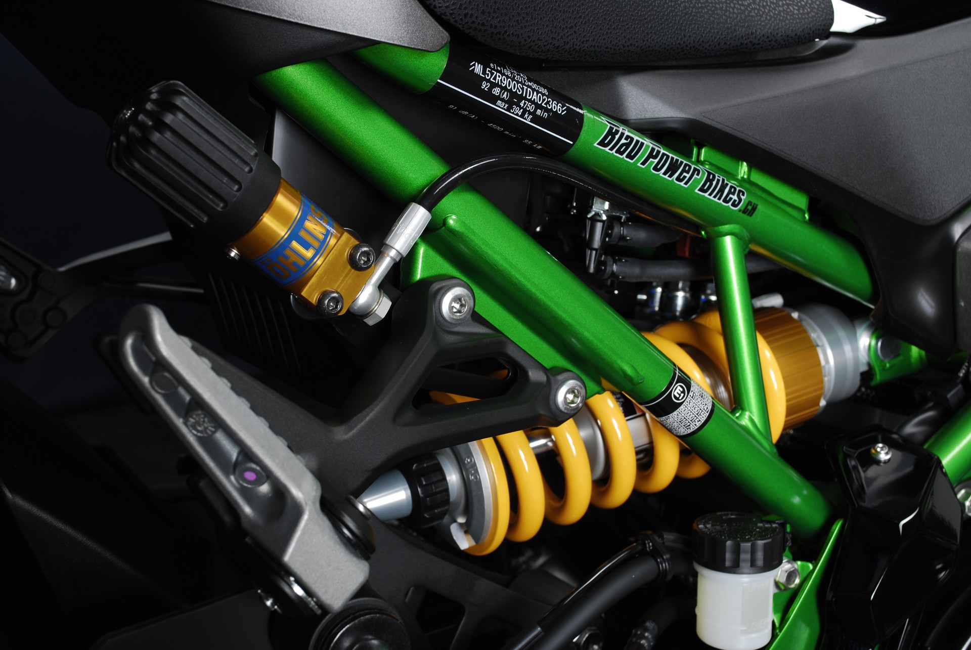 KAWASAKI Z 900 SE MY25 - 91 kW-showroom-element-2