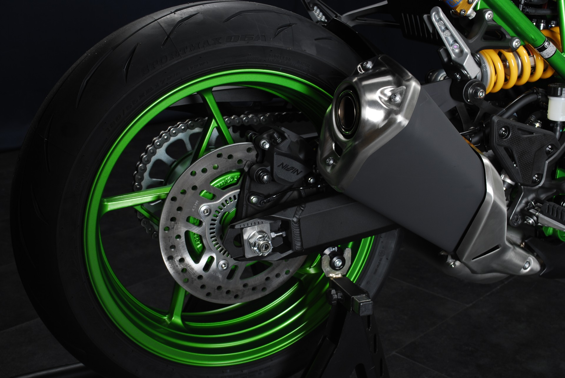 KAWASAKI Z 900 SE MY25 - 91 kW-showroom-element-1