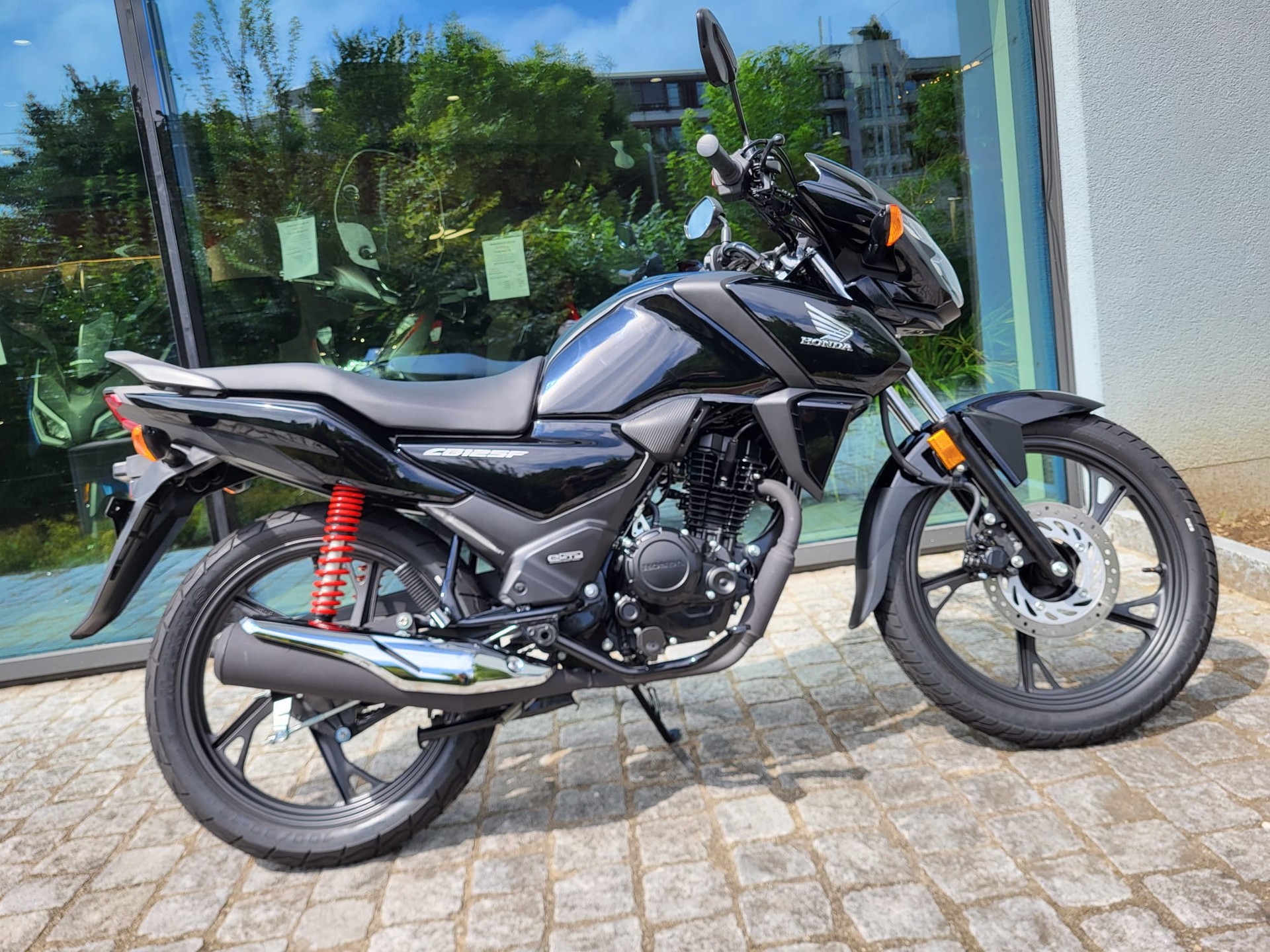 HONDA CBF 125 F-showroom-element-1