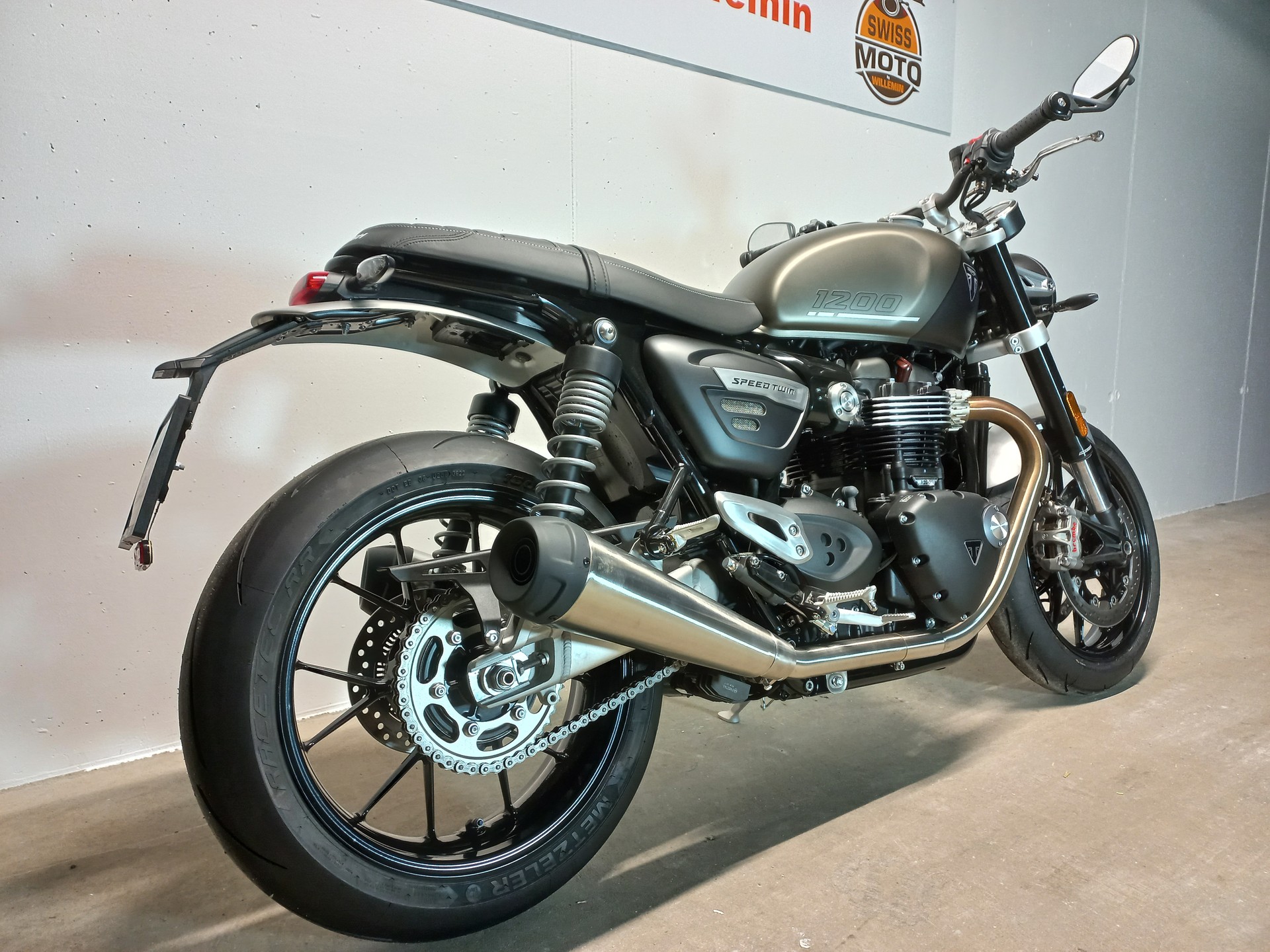 TRIUMPH Speed Twin 1200-showroom-element-2