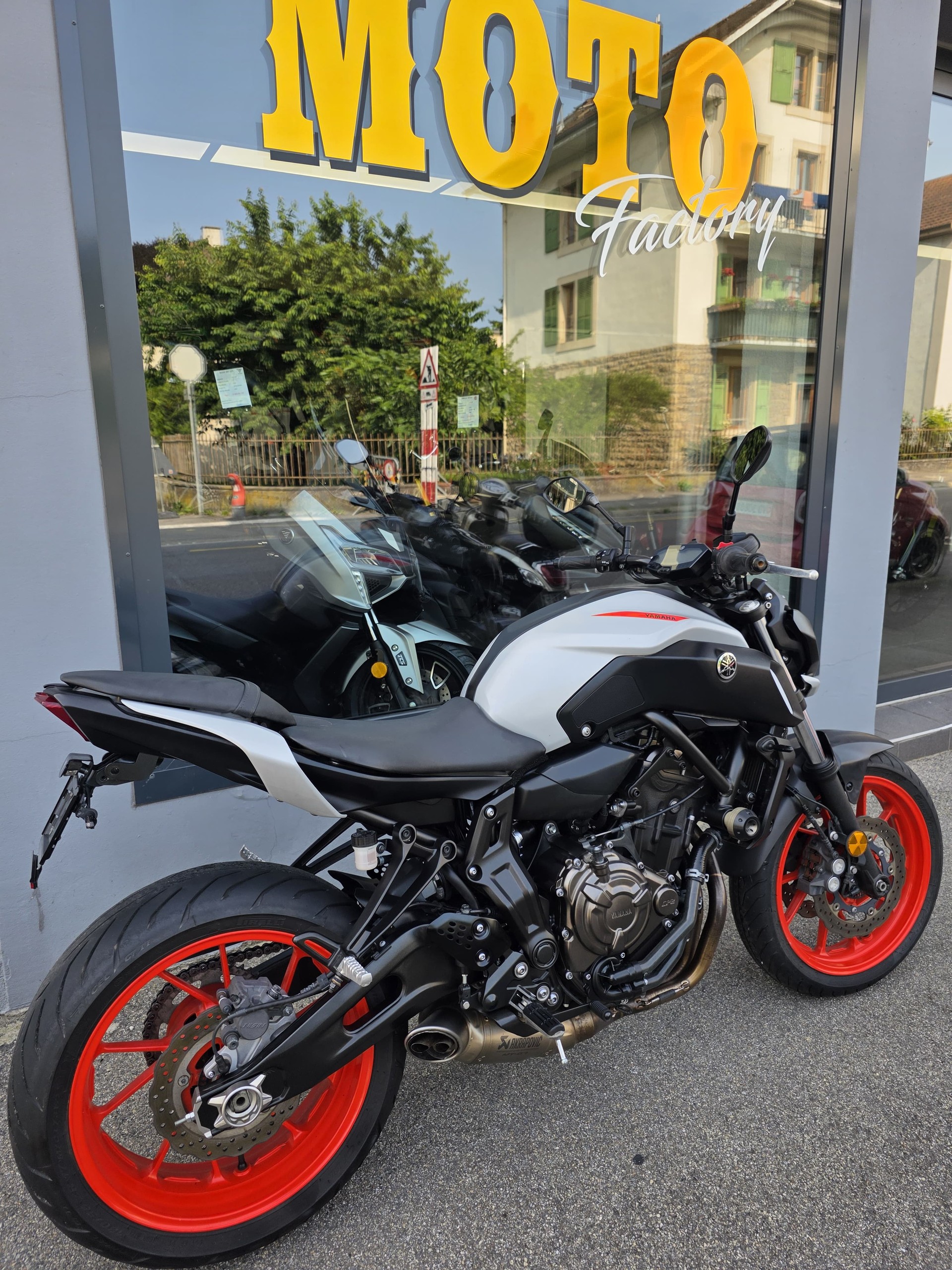 YAMAHA MT-07 ABS-showroom-element-3