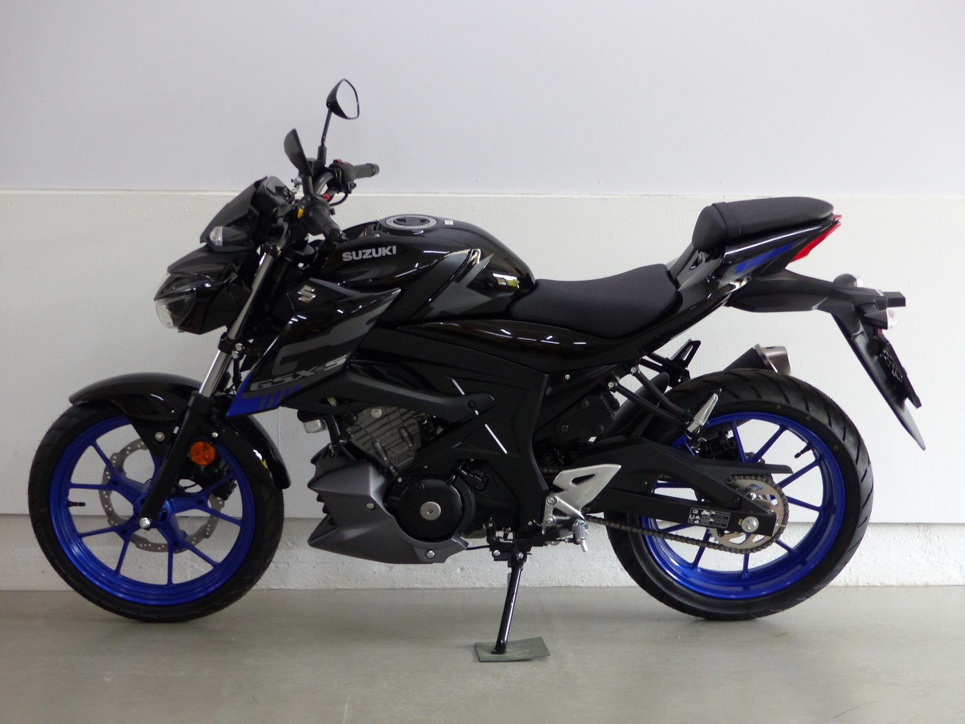 SUZUKI GSX-S 125 ABS-showroom-element-2