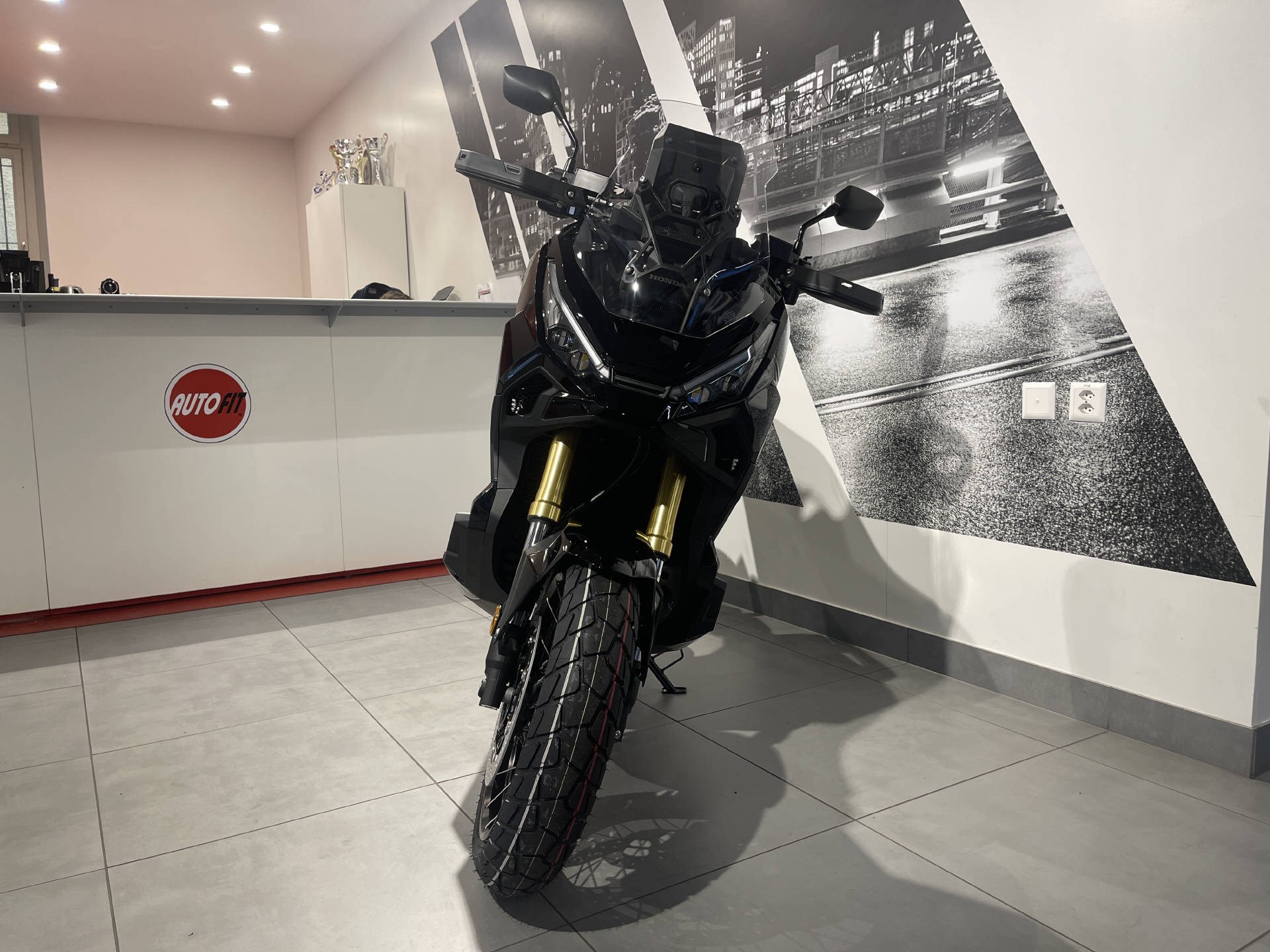 HONDA X-ADV 750 ABS-image-3