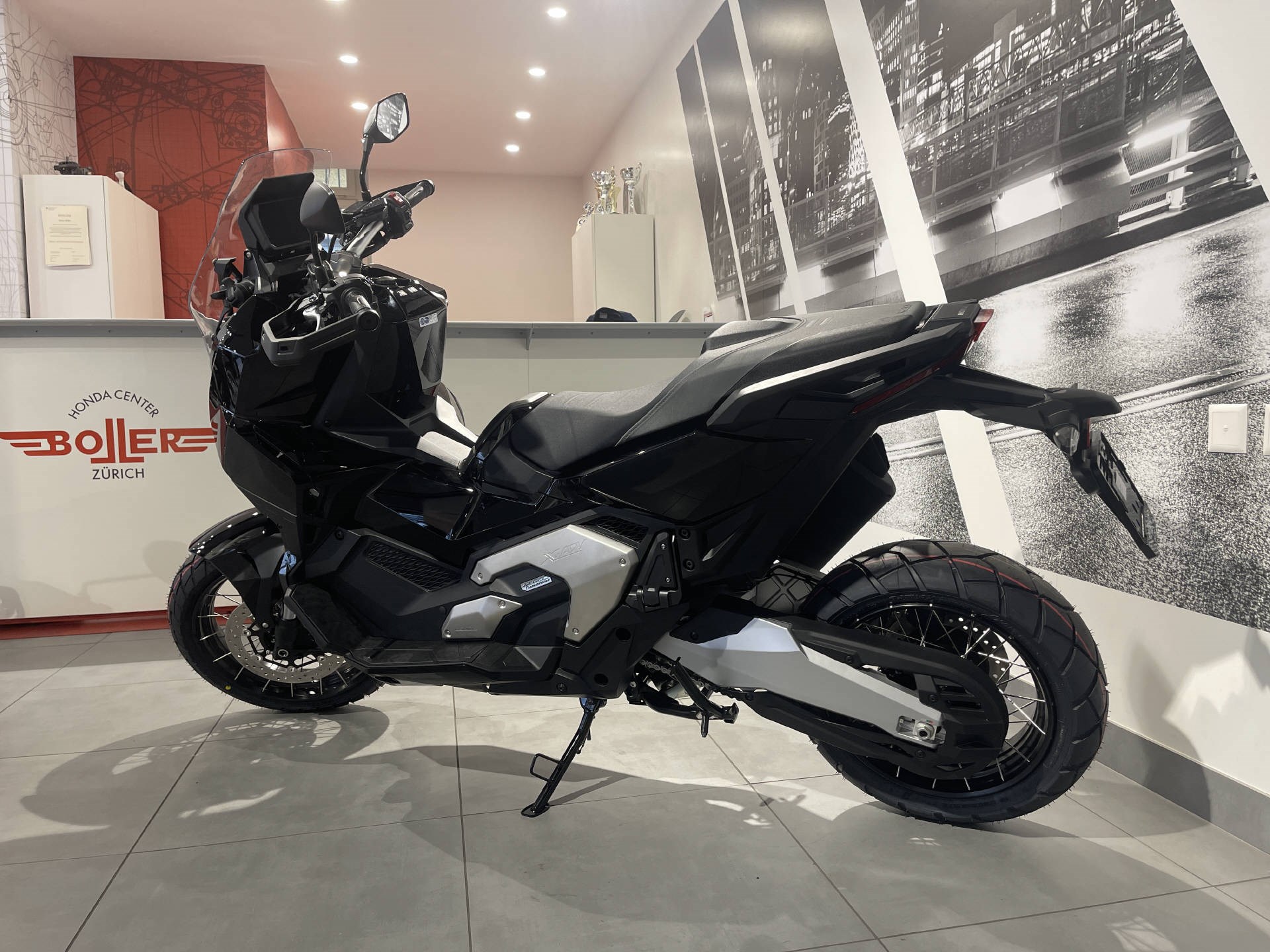 HONDA X-ADV 750 ABS-image-5