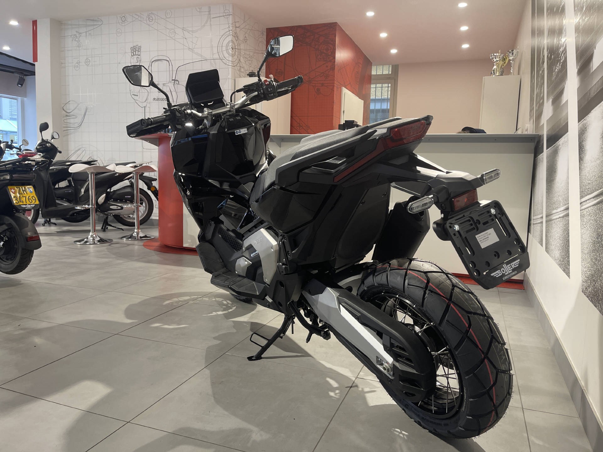 HONDA X-ADV 750 ABS-image-6