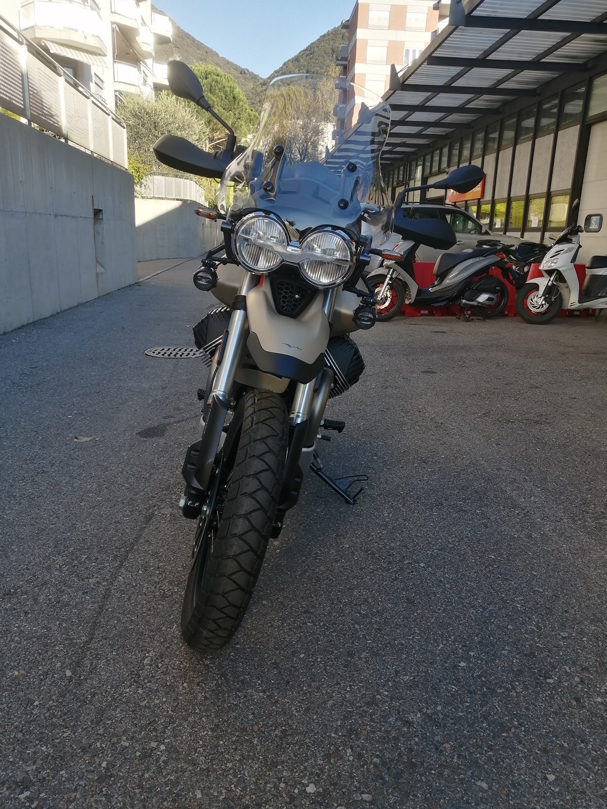 MOTO GUZZI V85 TT 850 Travel Pack-showroom-element-2