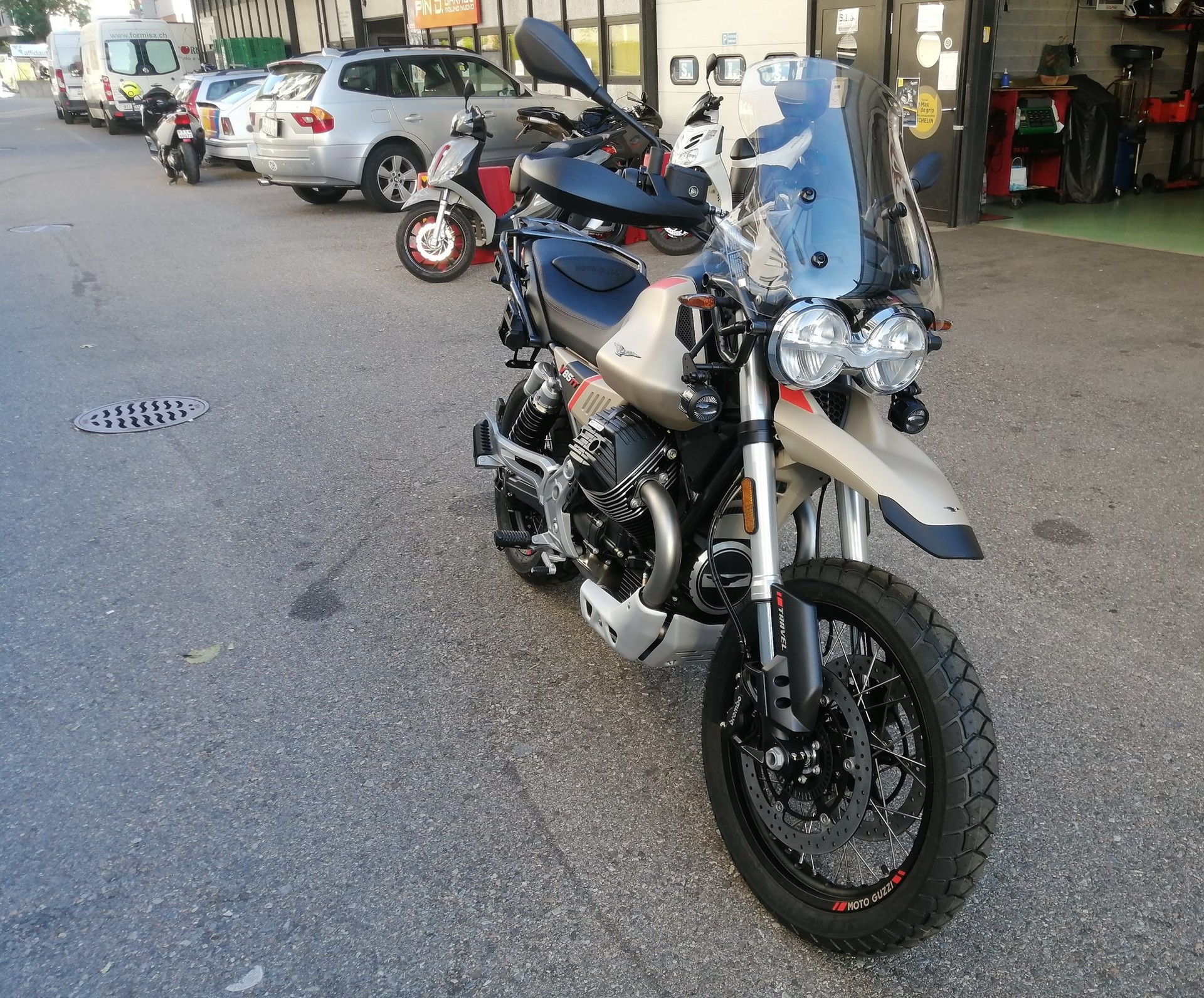 MOTO GUZZI V85 TT 850 Travel Pack-showroom-element-3
