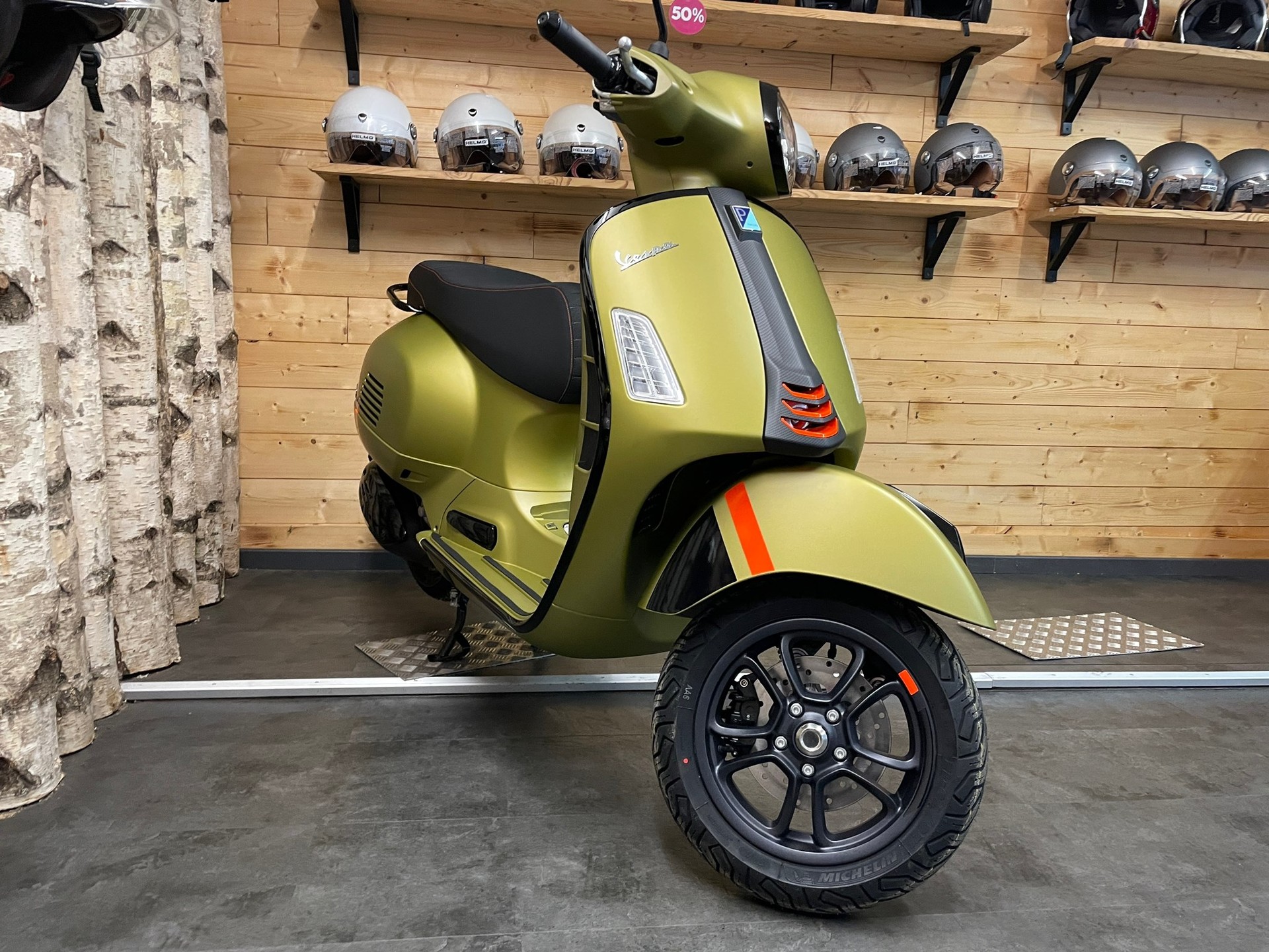 PIAGGIO PIAGGIO Vespa GTS 125 Super Sport E5-showroom-element-3