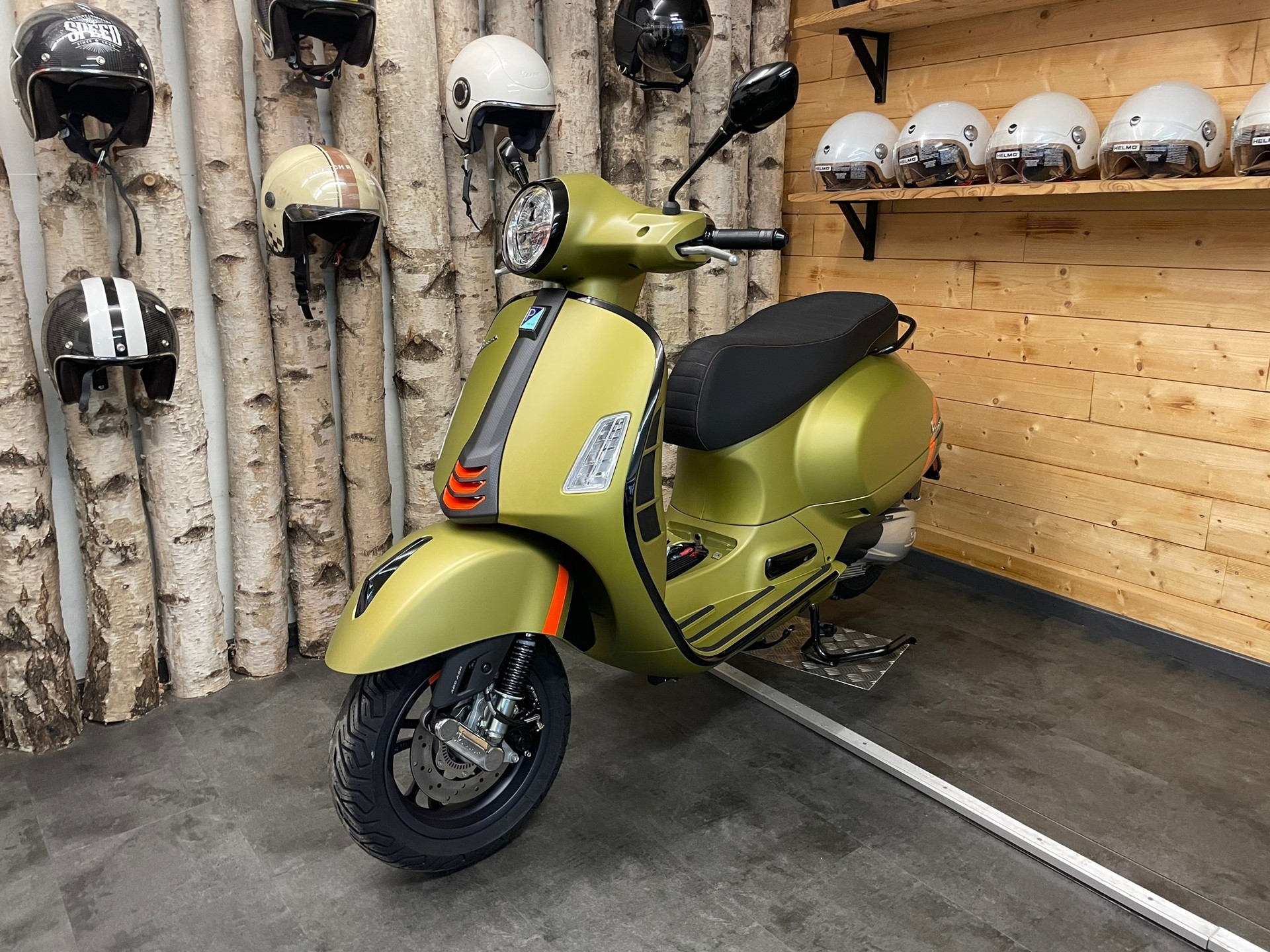 PIAGGIO PIAGGIO Vespa GTS 125 Super Sport E5-showroom-element-1