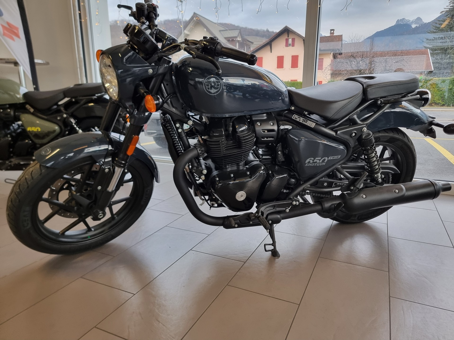 ROYAL ENFIELD 650