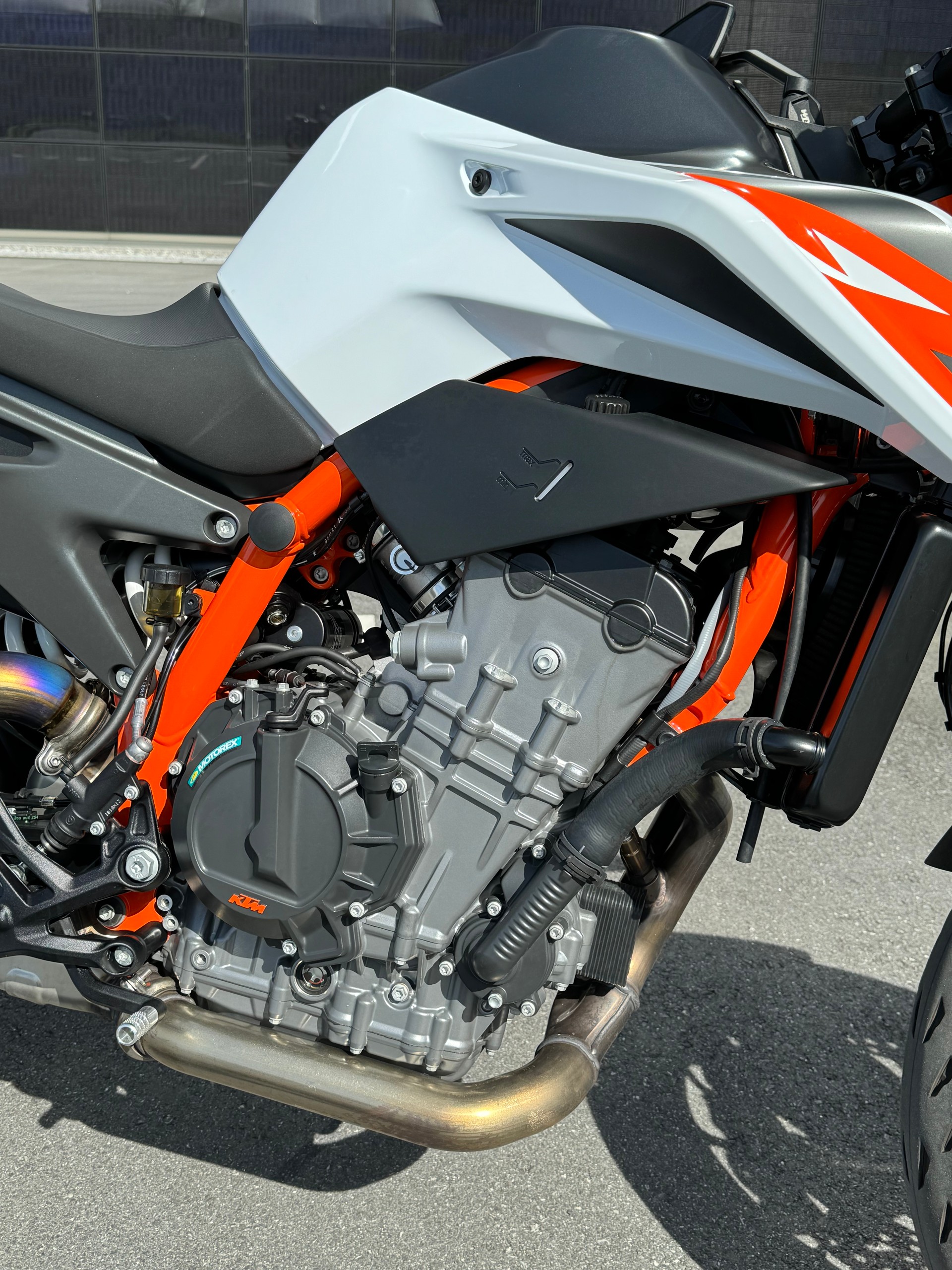 KTM 890 Duke R-image-5