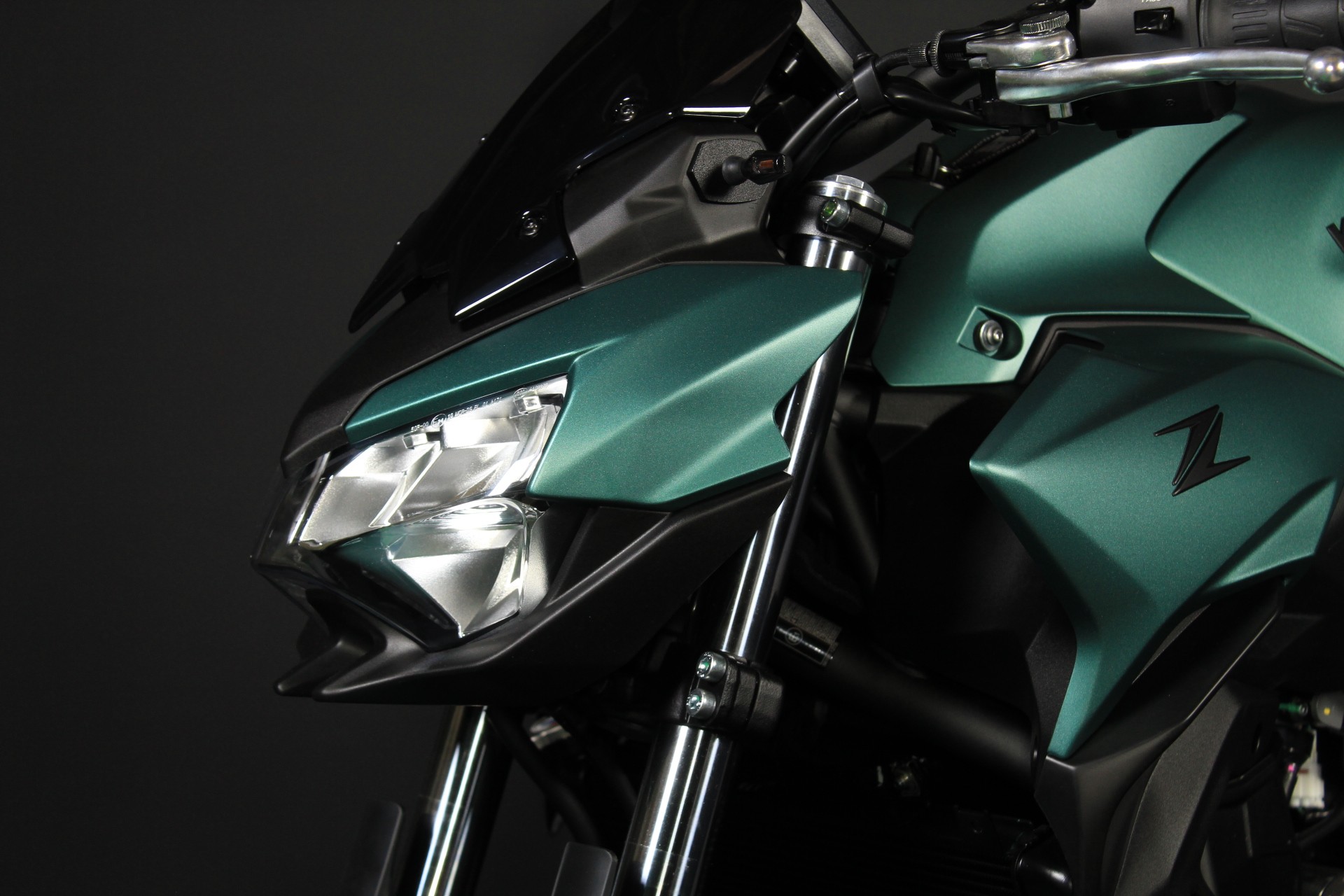 KAWASAKI Z 650 (50/35 KW) *Smaragd Edition* Level 1-image-6