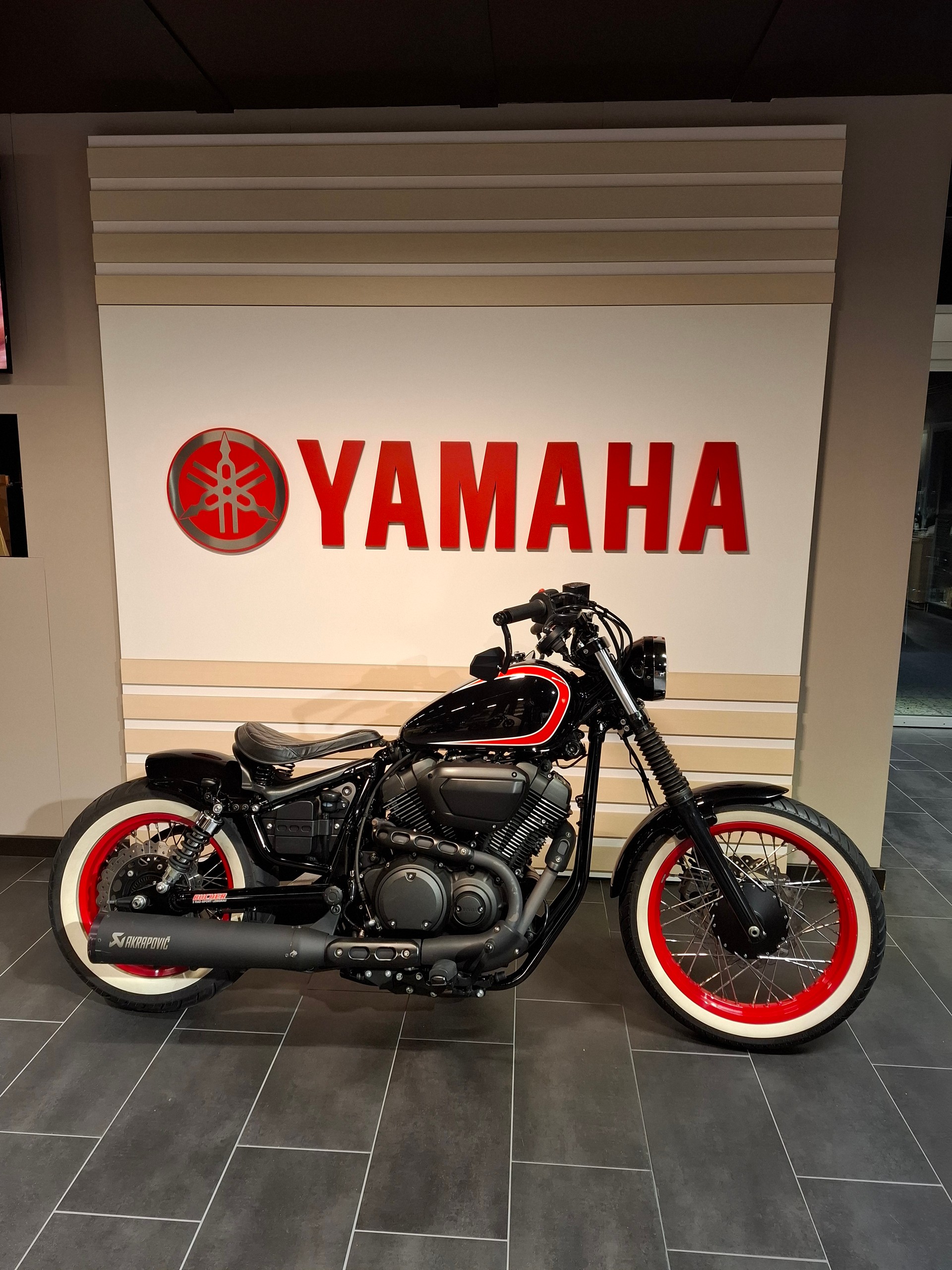YAMAHA XV 950