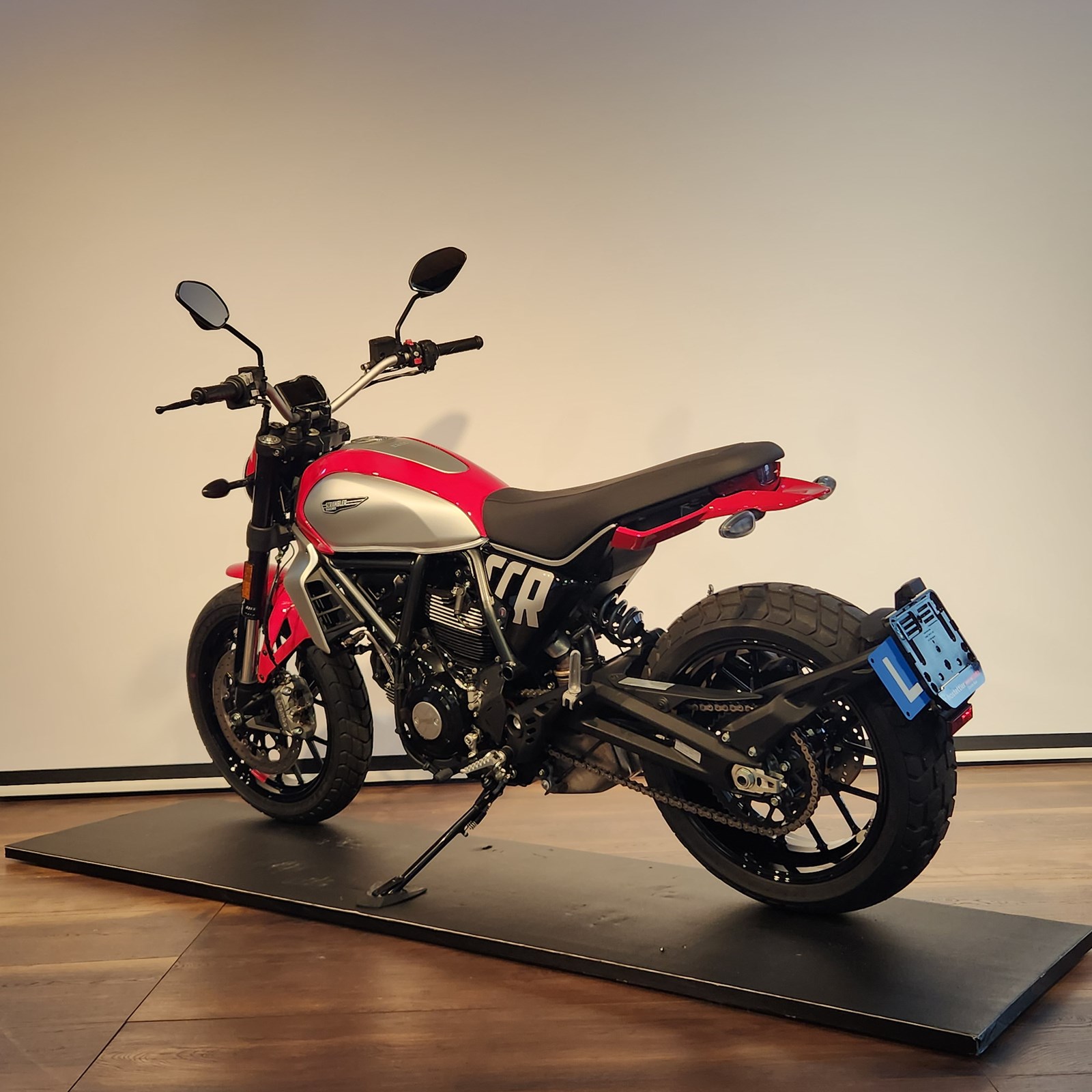 DUCATI Scrambler 803 Icon-showroom-element-3