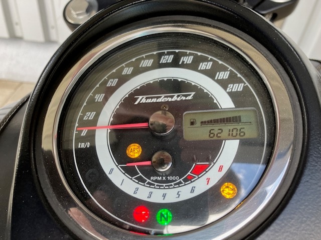 TRIUMPH Thunderbird 1700 ABS-showroom-element-3