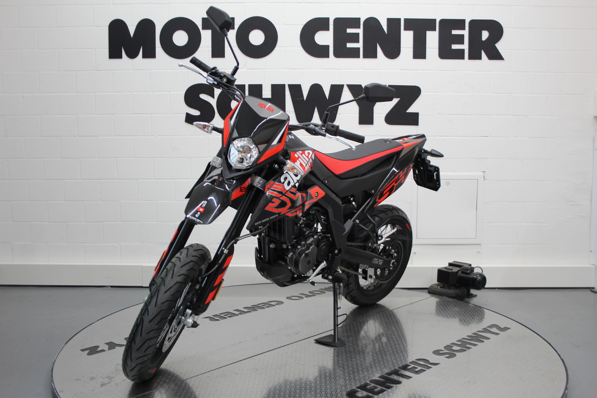 APRILIA SX 125-showroom-element-3