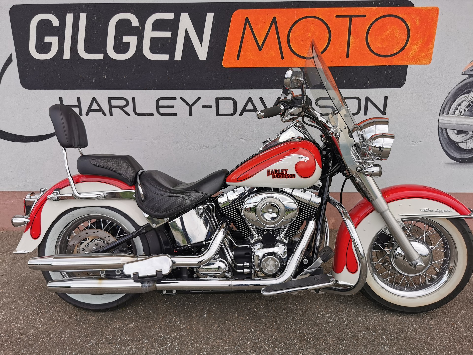 HARLEY-DAVIDSON FLSTNI Softail Deluxe