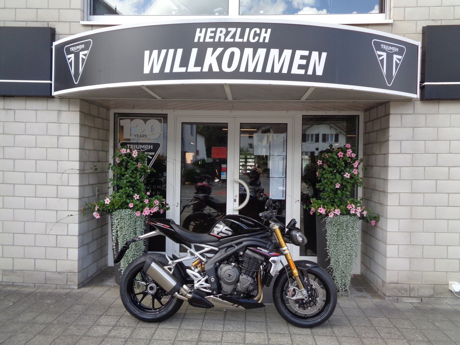 TRIUMPH Speed Triple 1200 RS-showroom-element-1
