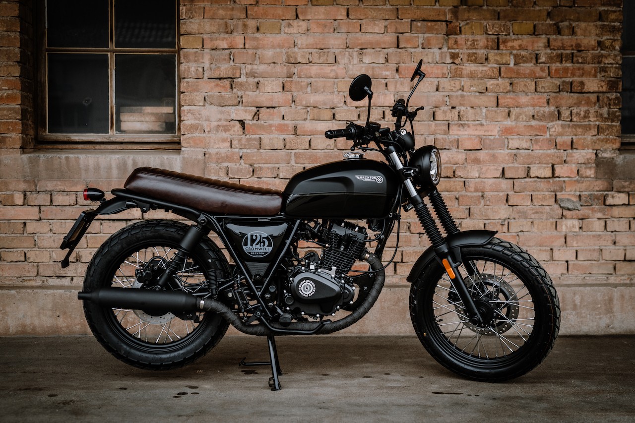 BRIXTON 125 ABS Black Edition - GRATIS LIEFERUNG