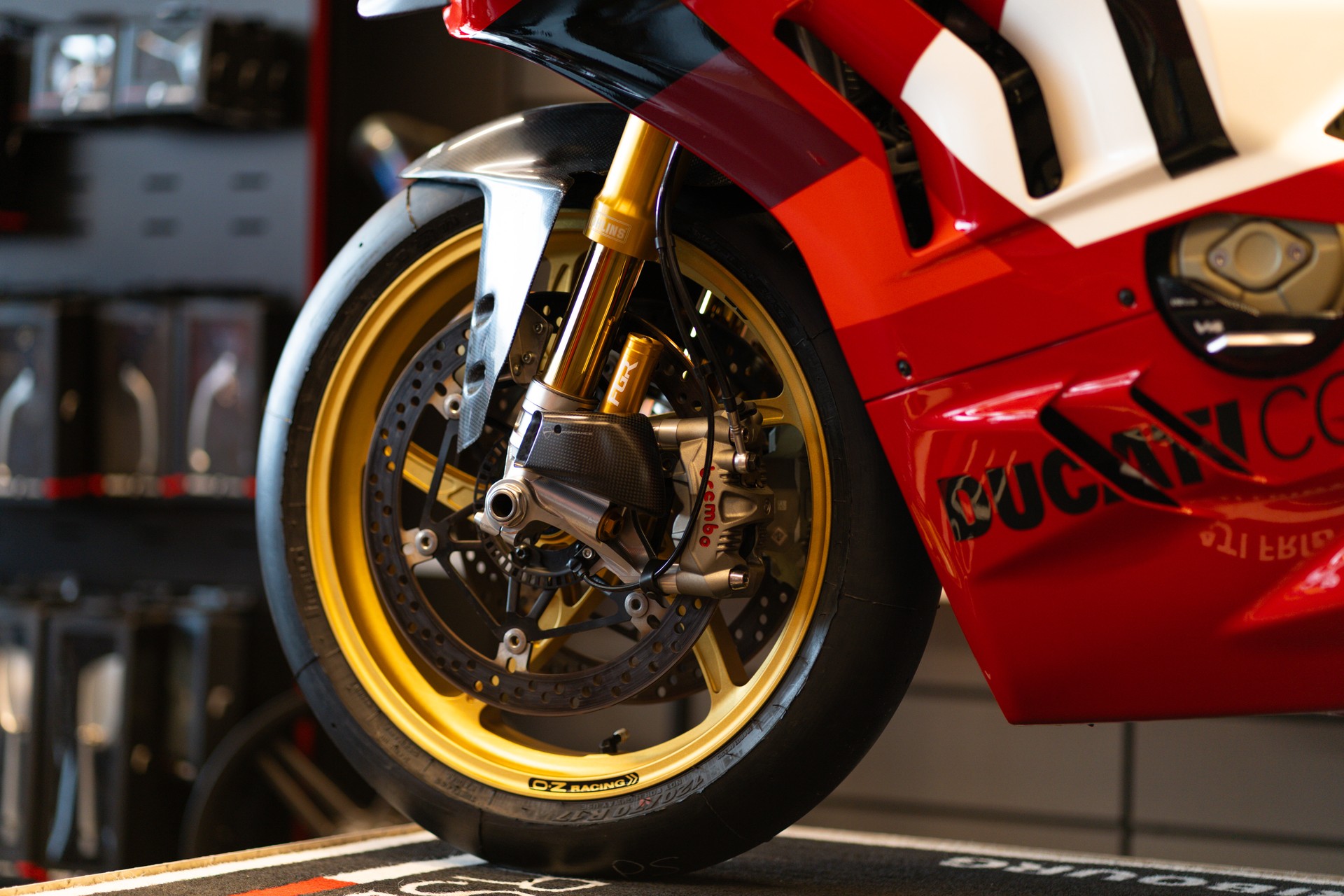 DUCATI Panigale V4 R-showroom-element-3