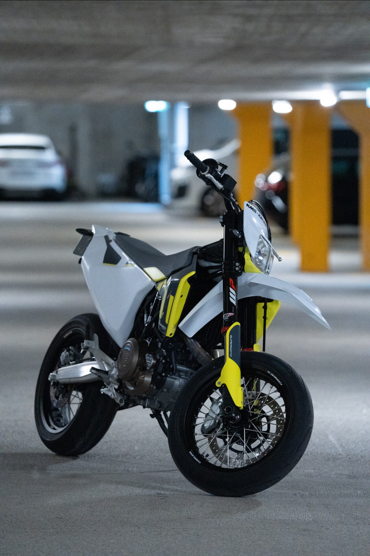 HUSQVARNA 701 Supermoto