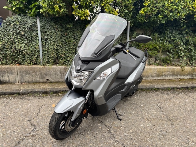 SYM Joymax-Z 300-showroom-element-1