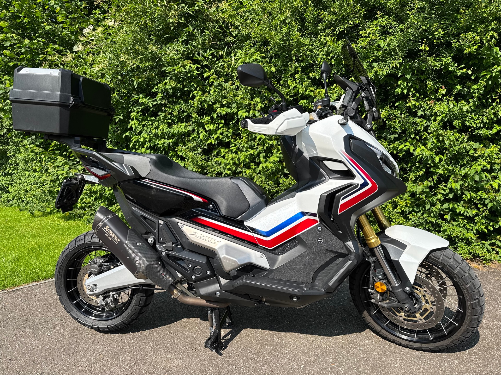 HONDA X-ADV 750 ABS - nombreuses options - comme neuf