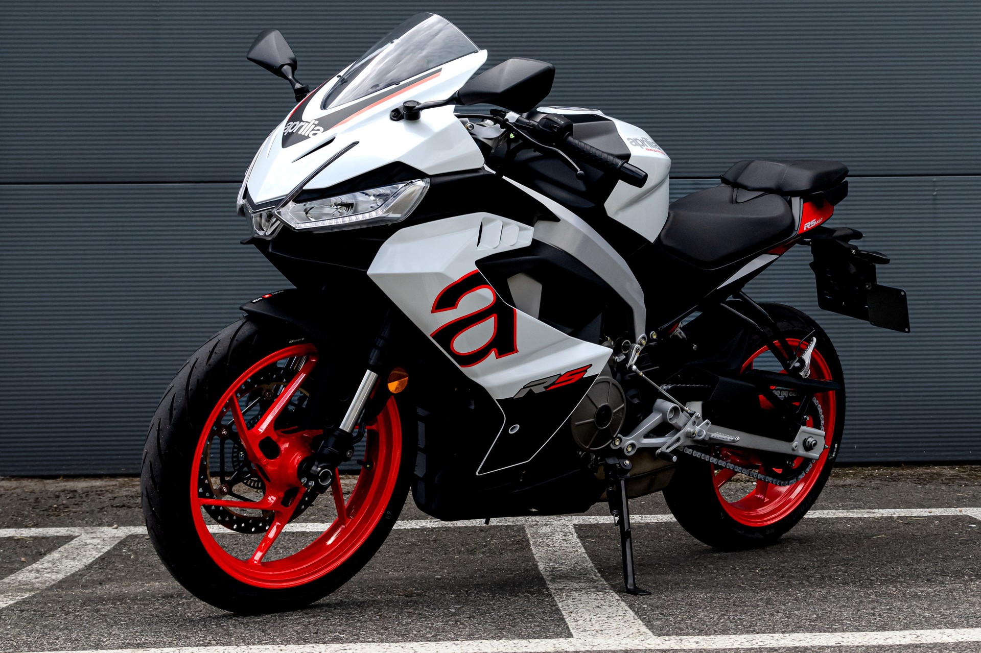 APRILIA RS 457-showroom-element-1