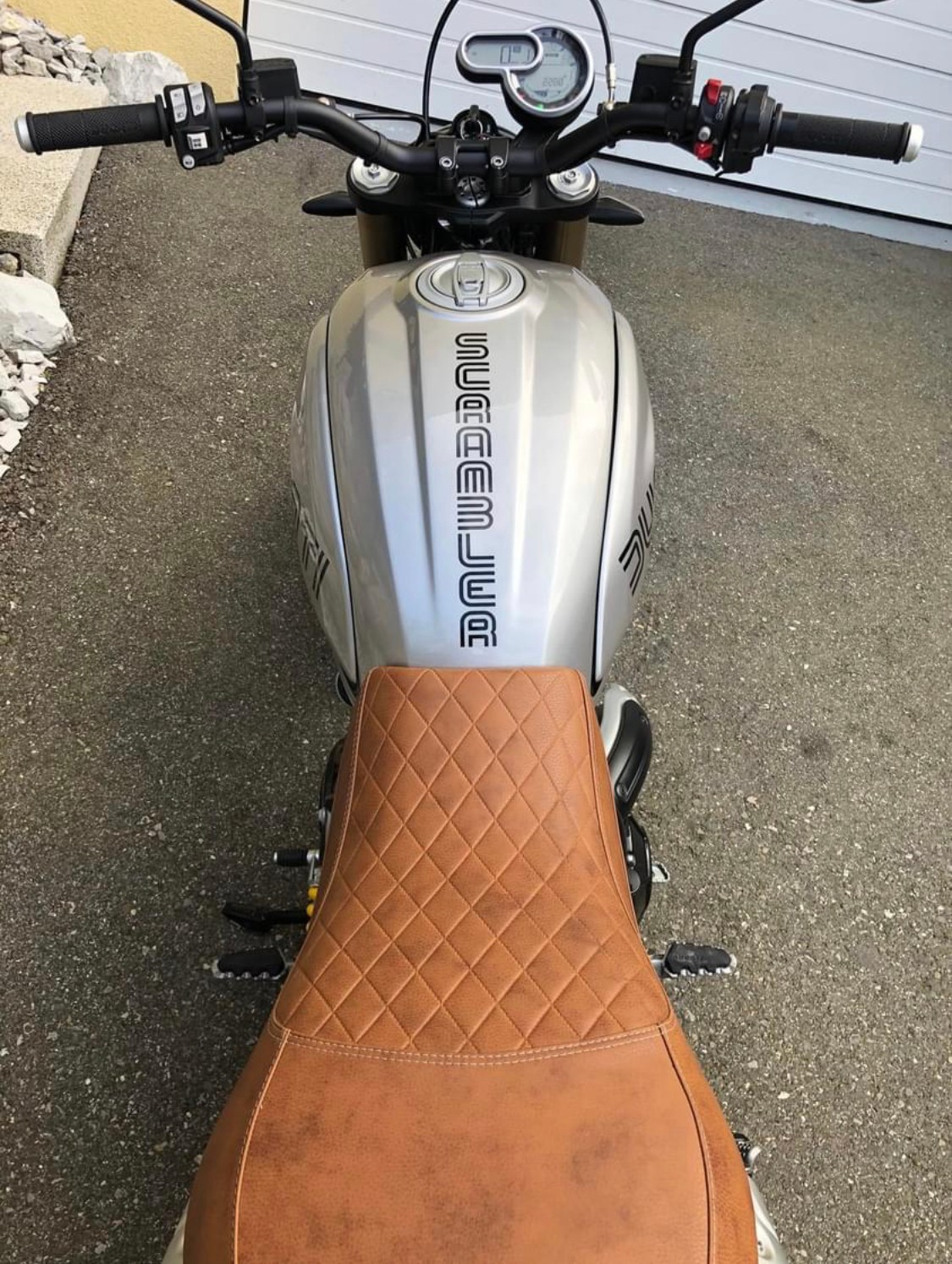 DUCATI Scrambler 1100-image-3