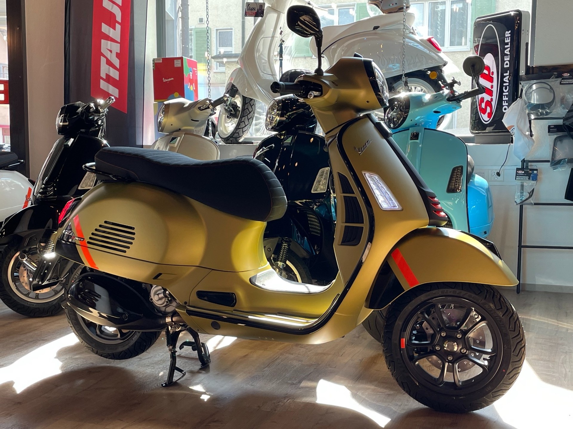 PIAGGIO Vespa GTS 300 Super Sport ABS-showroom-element-3