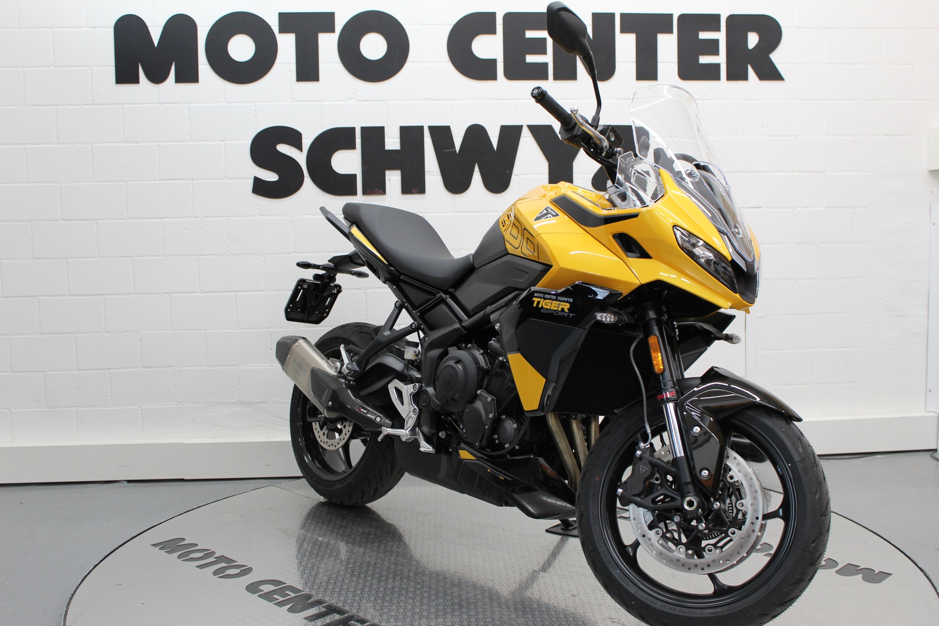 TRIUMPH Tiger 800 Sport-showroom-element-1