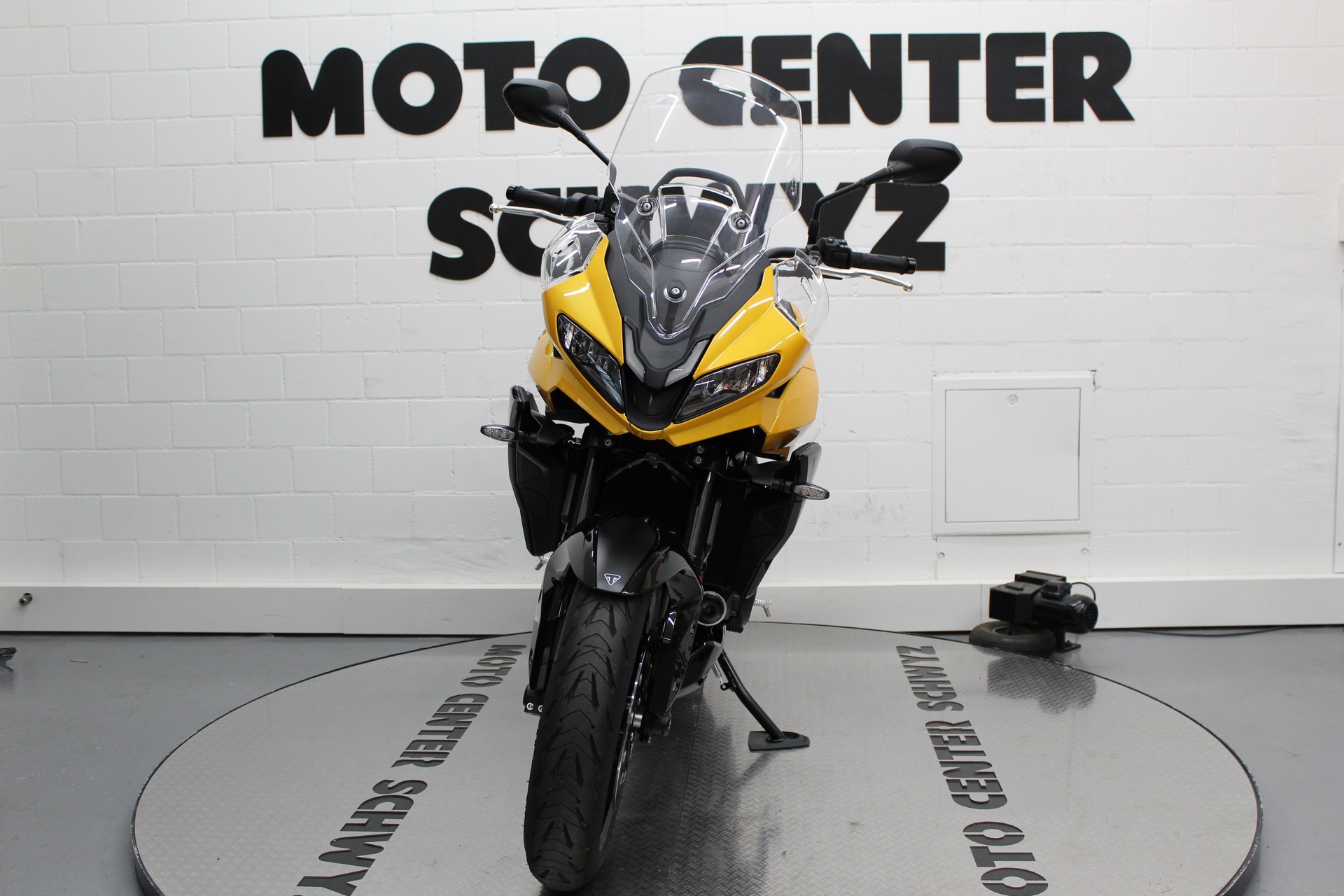 TRIUMPH Tiger 800 Sport-showroom-element-2