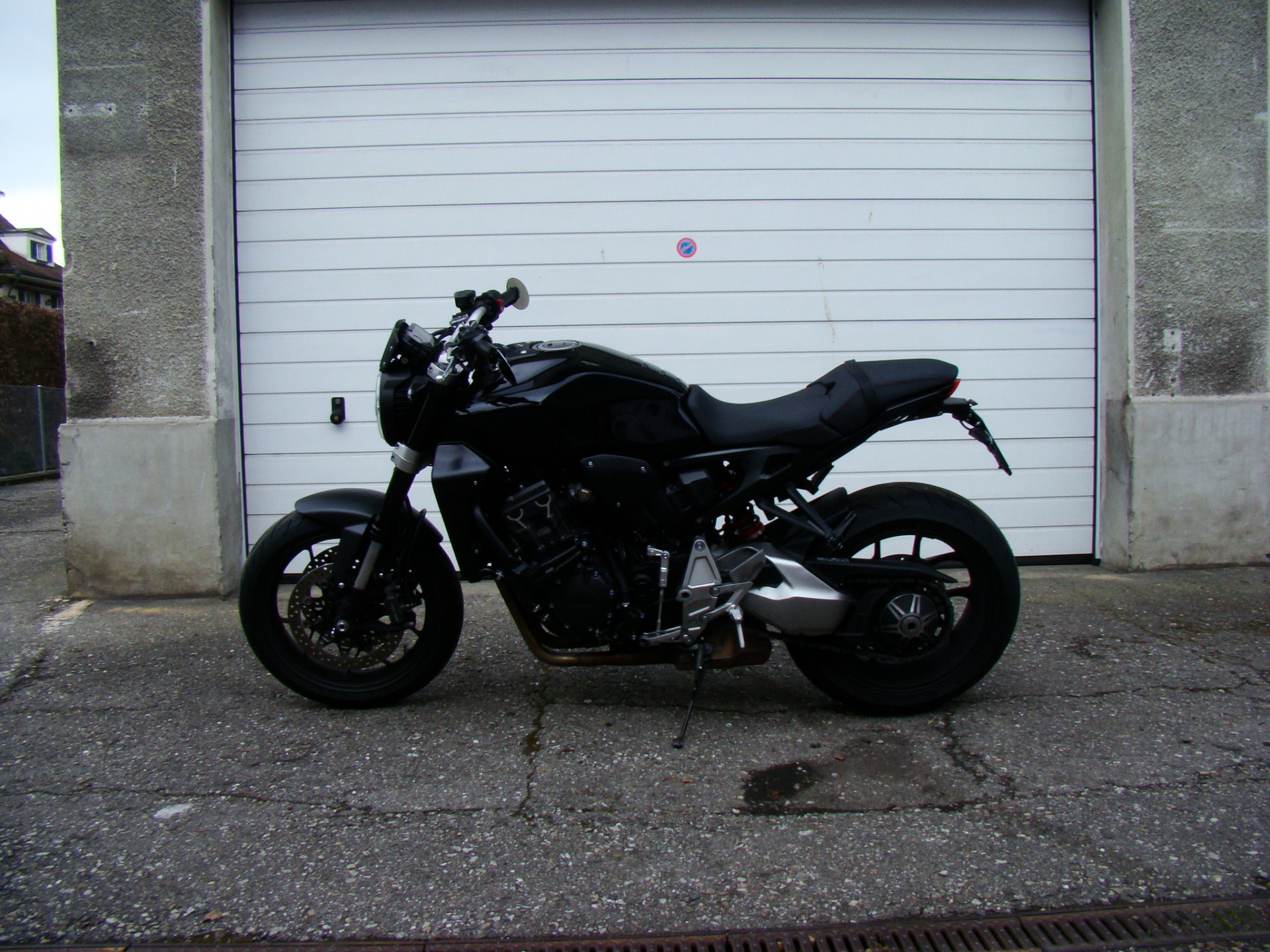 HONDA CB 1000 R+