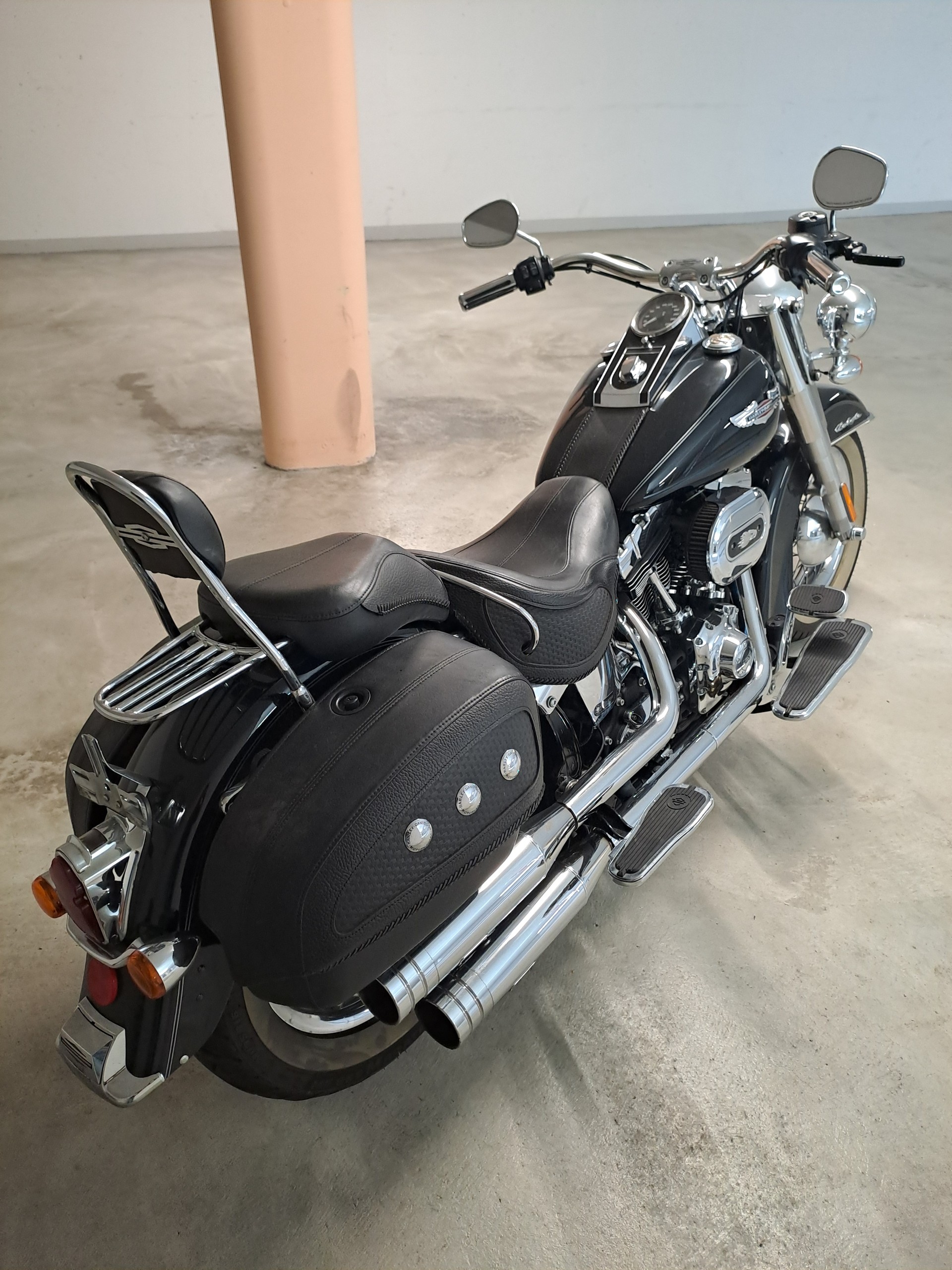 HARLEY-DAVIDSON FLSTN Softail Deluxe ABS-image-6