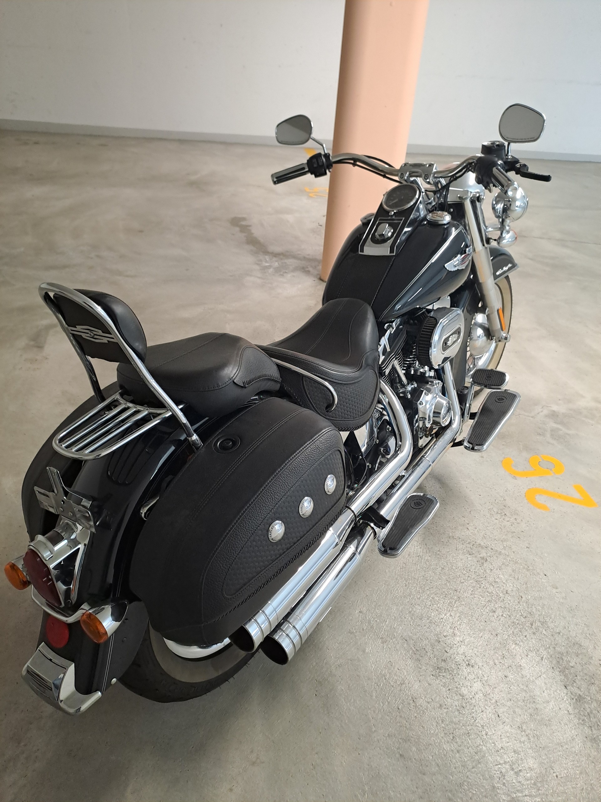 HARLEY-DAVIDSON FLSTN Softail Deluxe ABS-image-1
