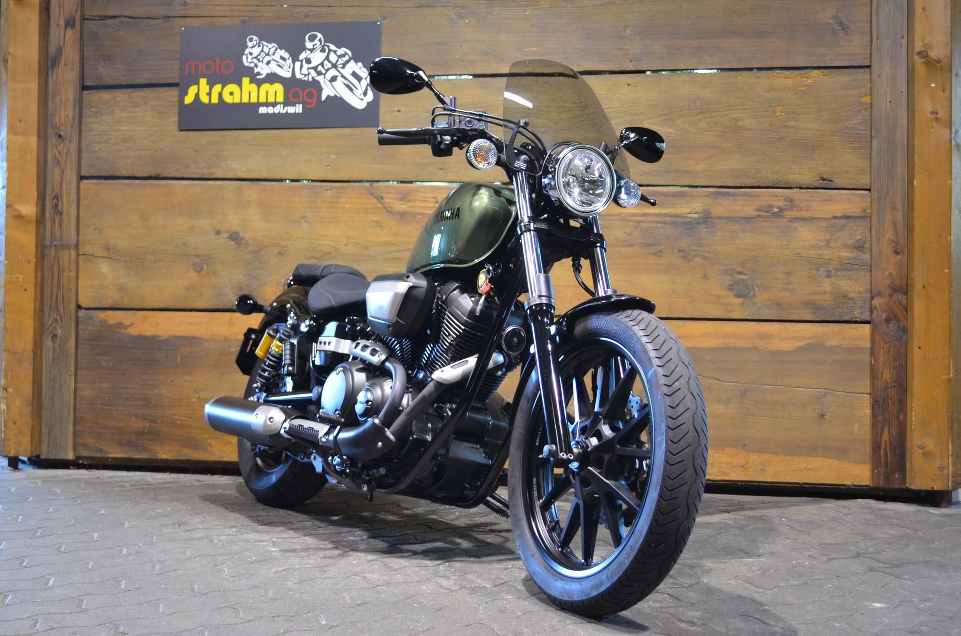 YAMAHA XV 950 R ABS-showroom-element-1