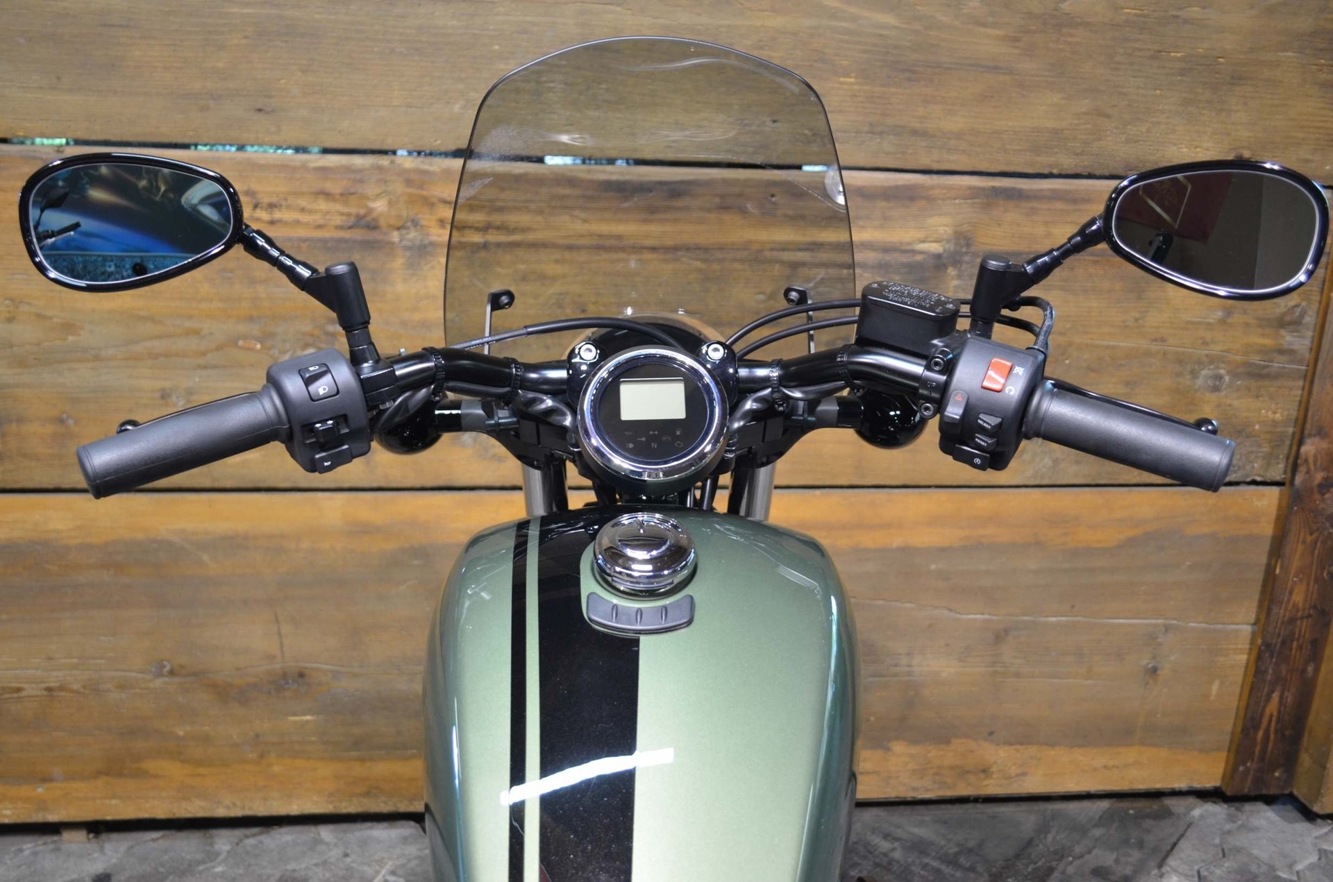 YAMAHA XV 950 R ABS-showroom-element-2