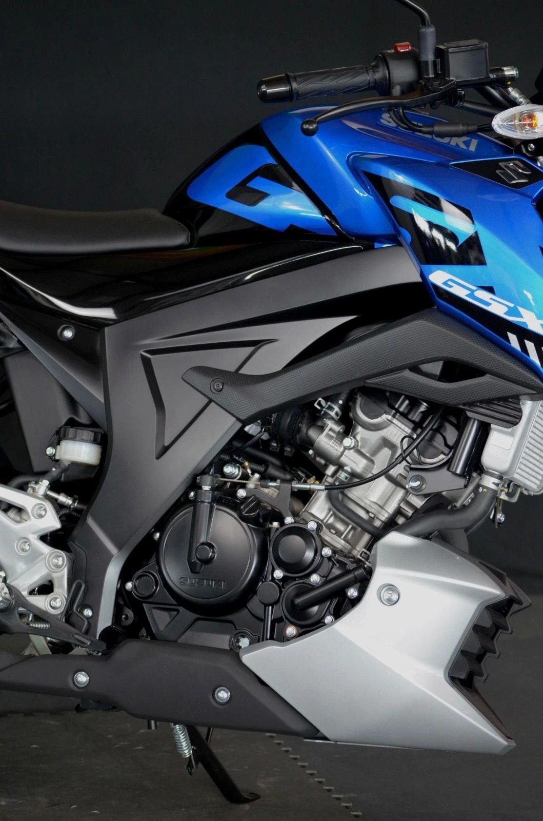 SUZUKI GSX-S 125-showroom-element-3