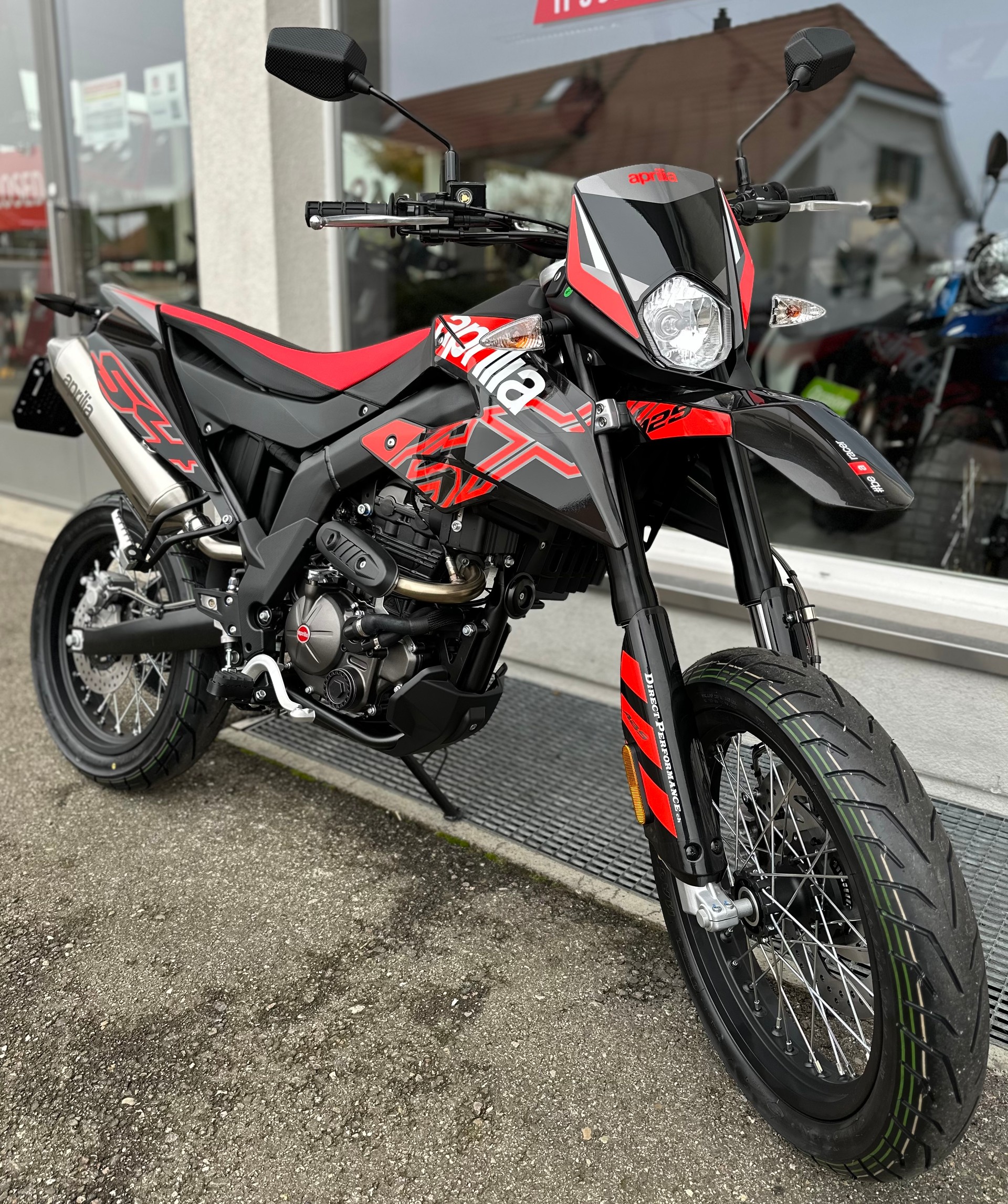 APRILIA SX 125-showroom-element-2