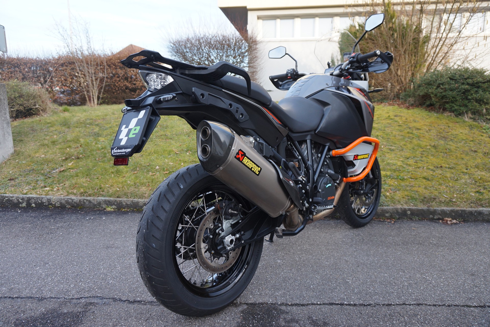KTM 1190 Adventure ABS mit Akrapovic Auspuff-showroom-element-3