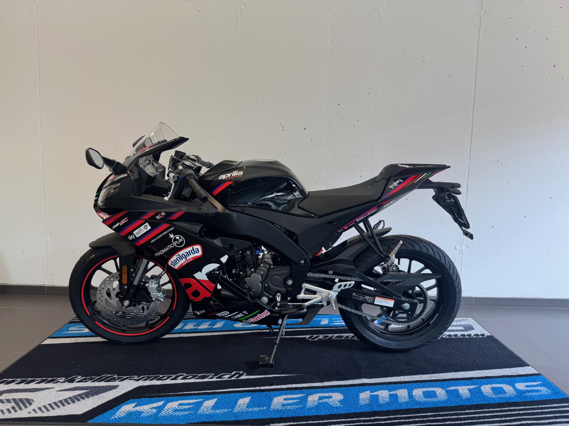 APRILIA RS 125 GP Replica MY 2025-showroom-element-1