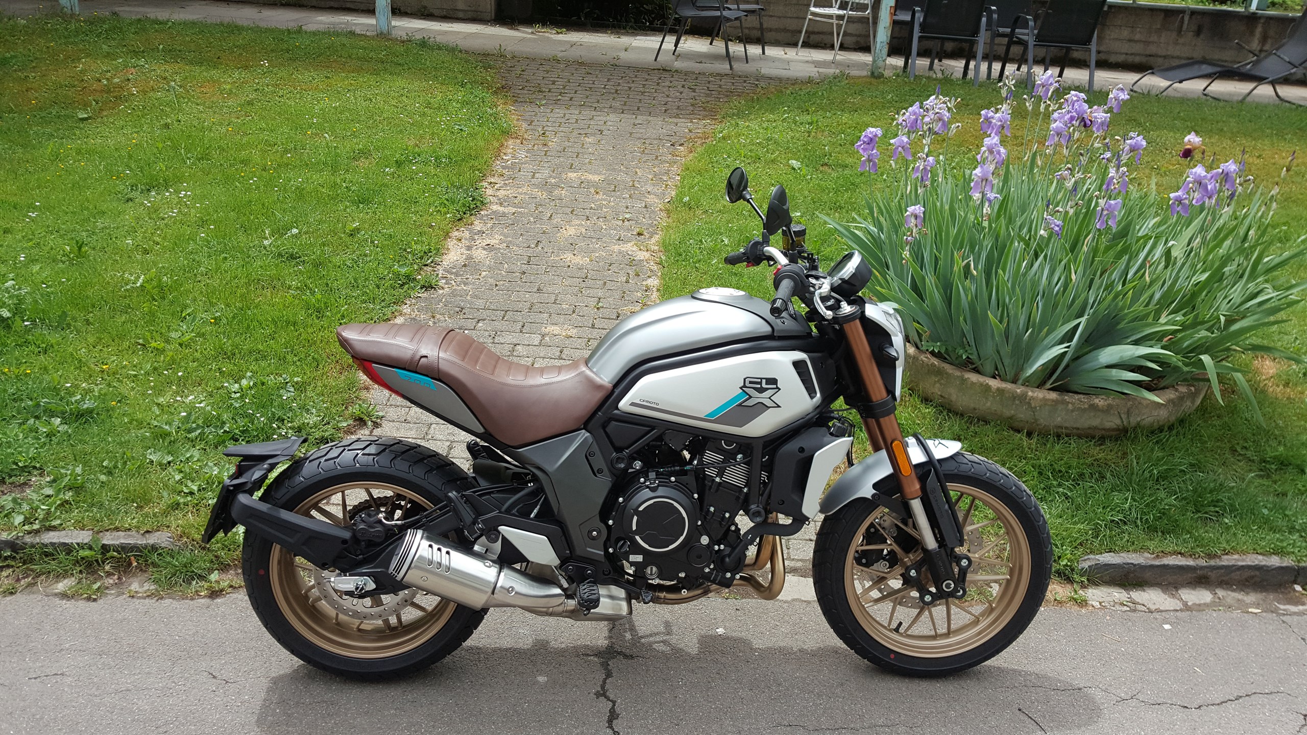 CF MOTO 700 CL-X Heritage-showroom-element-1