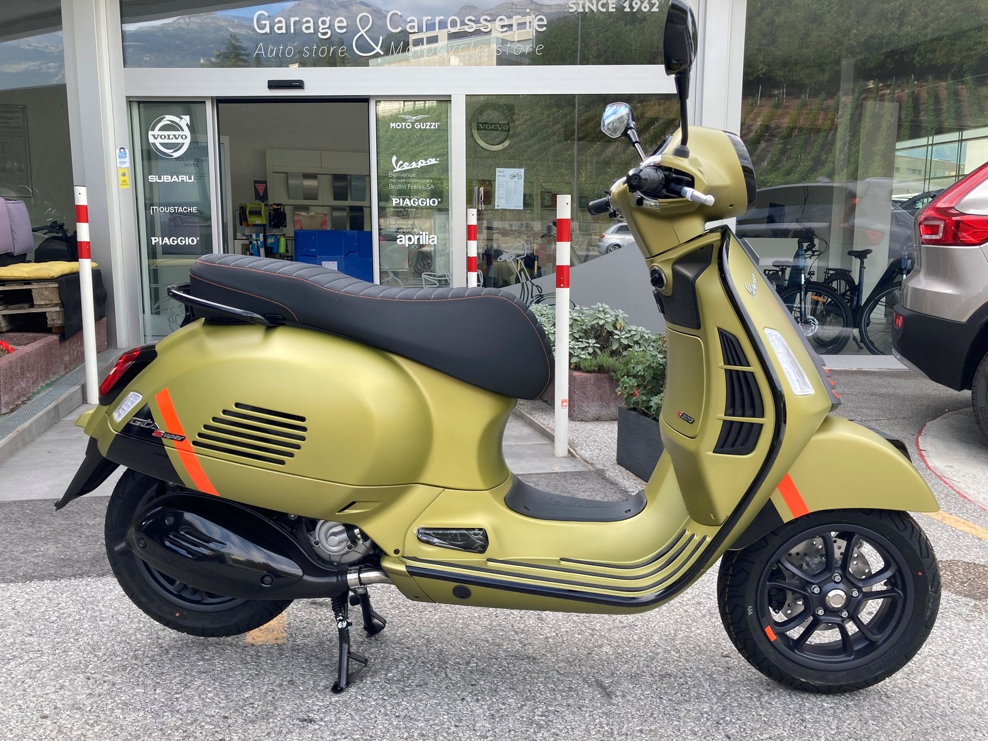 PIAGGIO Vespa GTS 300 Super Sport ABS-image-4