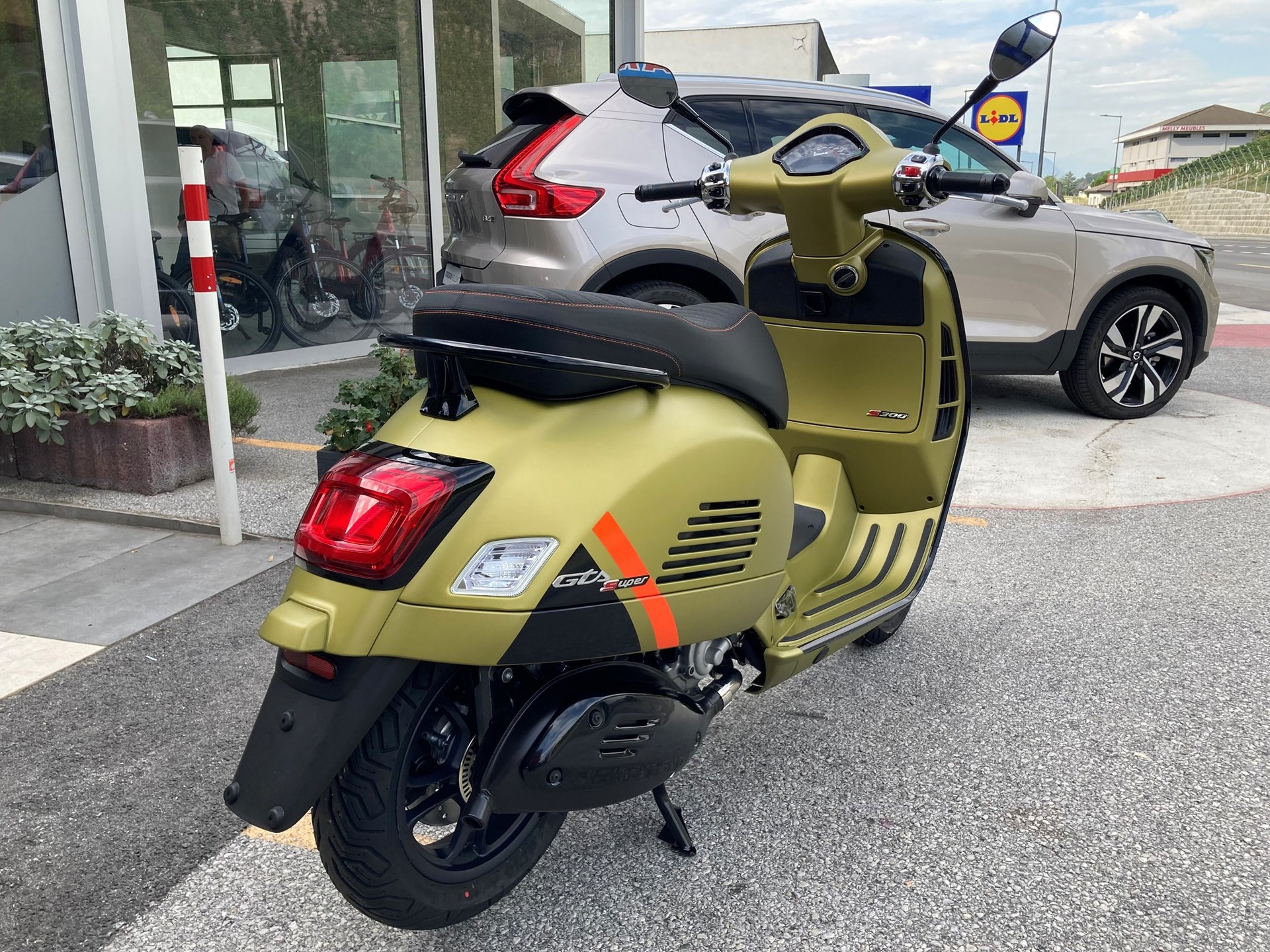 PIAGGIO Vespa GTS 300 Super Sport ABS-image-3