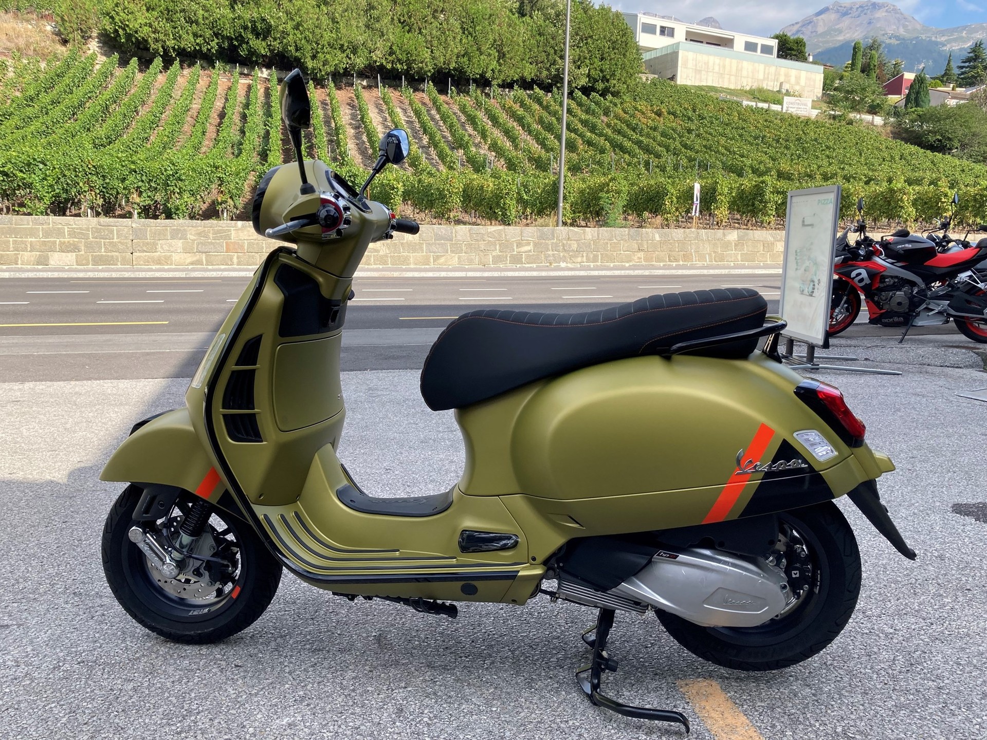 PIAGGIO Vespa GTS 300 Super Sport ABS-image-5