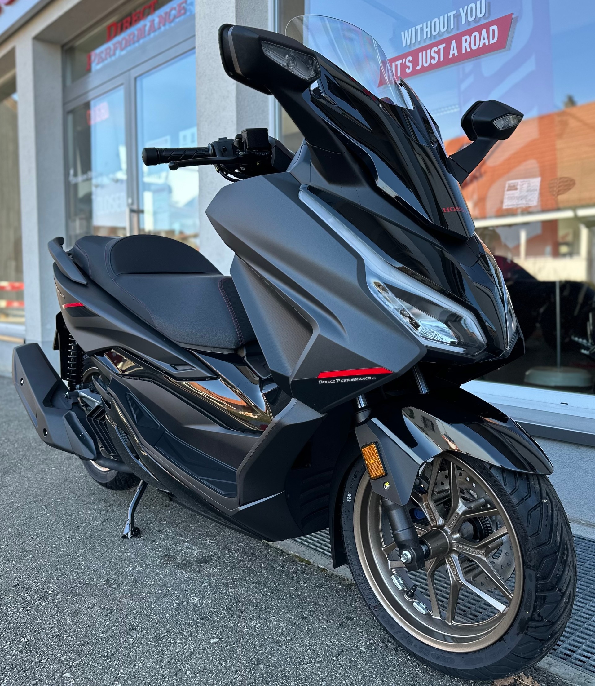 HONDA Nss 125 Forza Special Edition-showroom-element-2