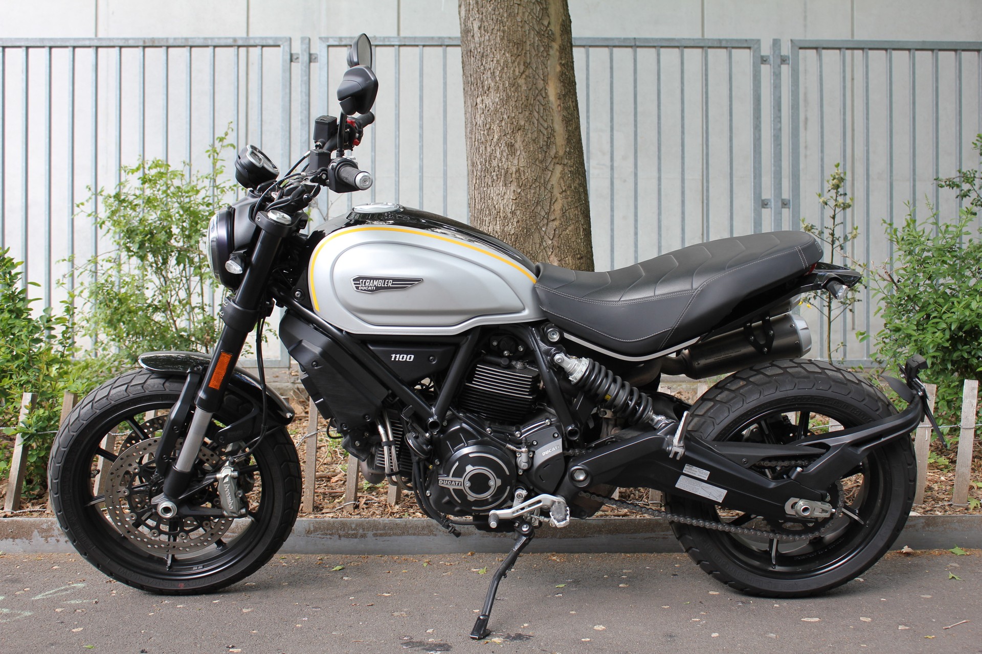 DUCATI SCRAMBLER 1100-image-2
