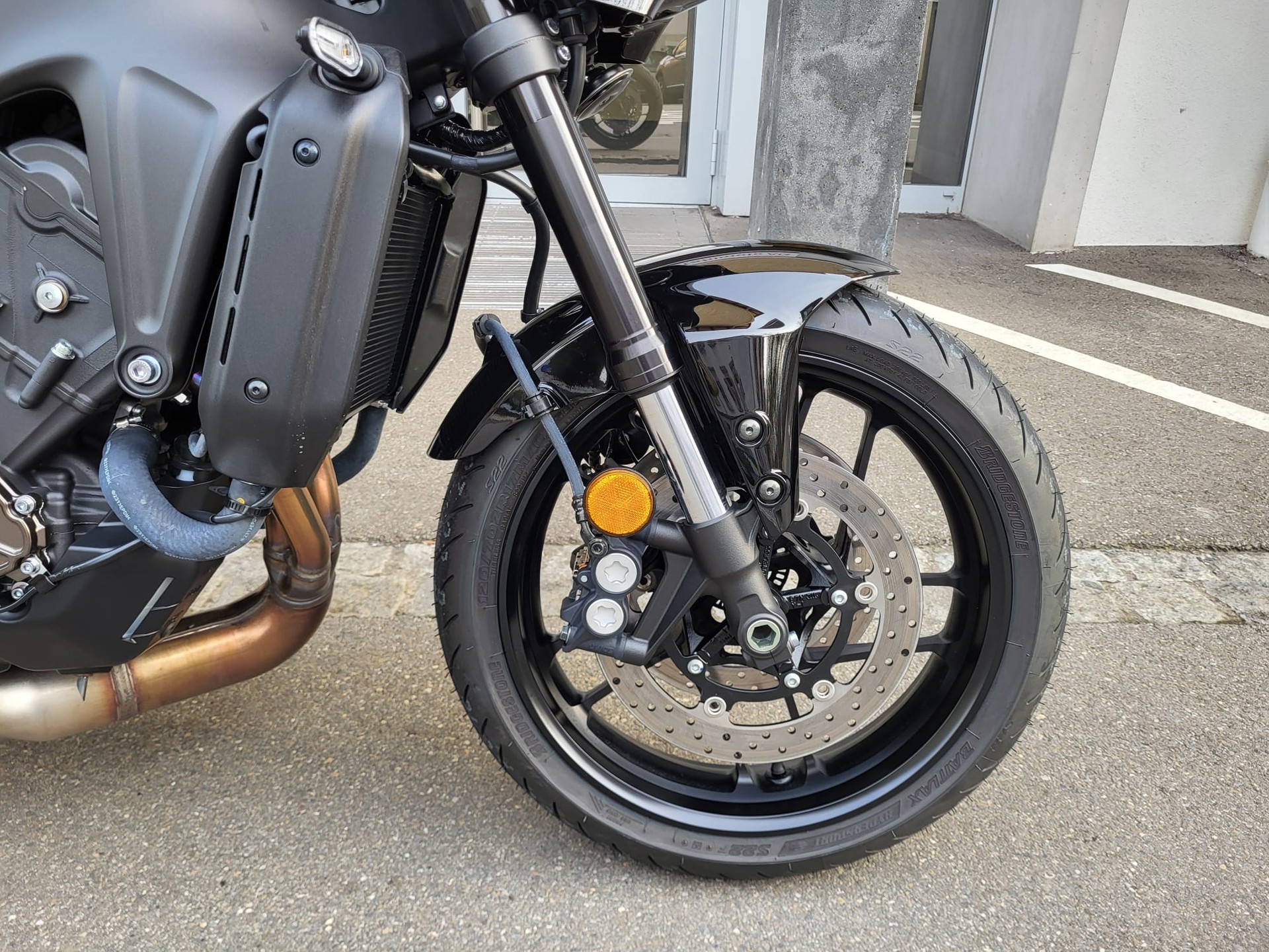 YAMAHA XSR 900-showroom-element-2